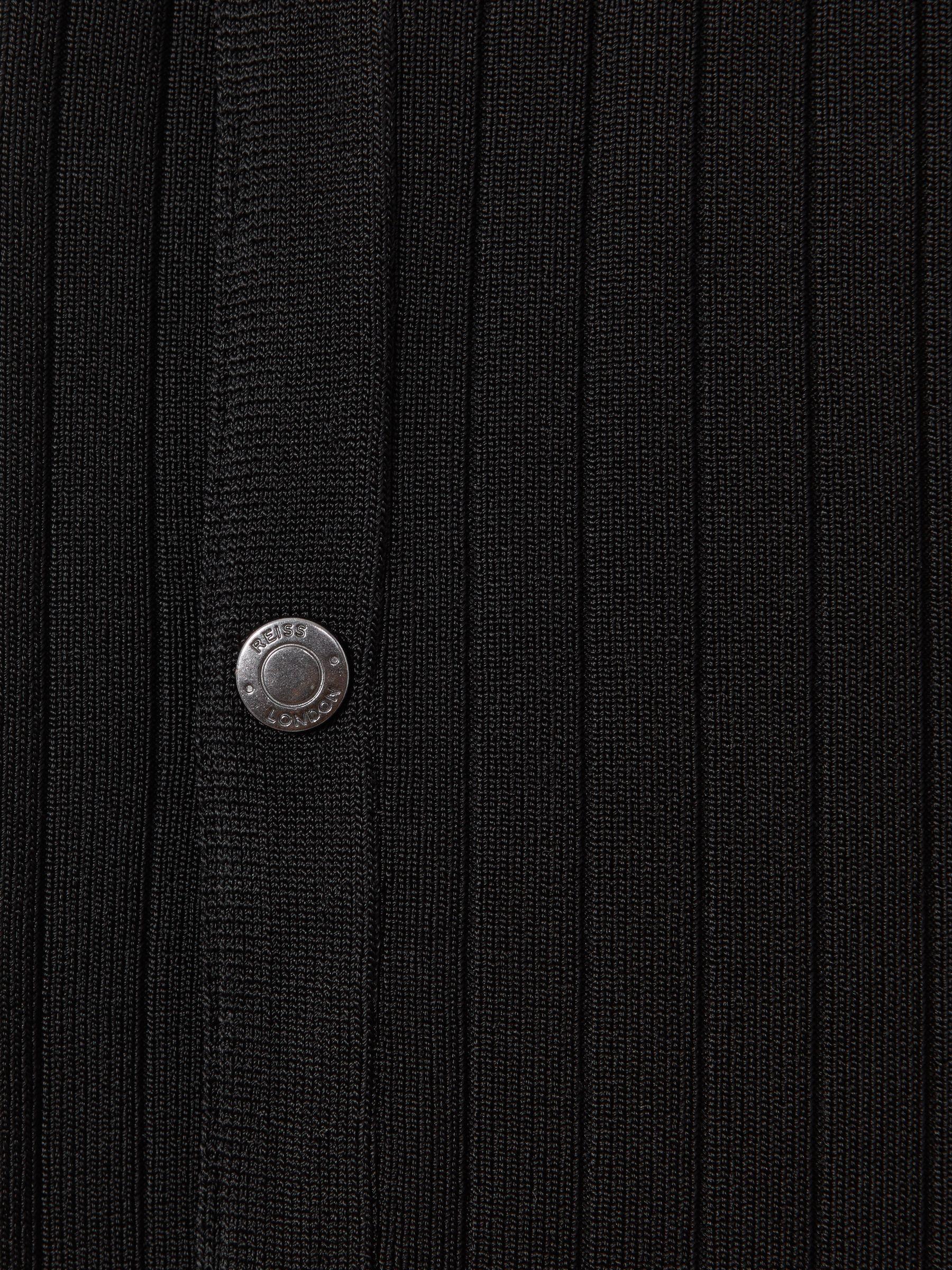 Ribbed Elasticated Waist Shorts in Black Product Image