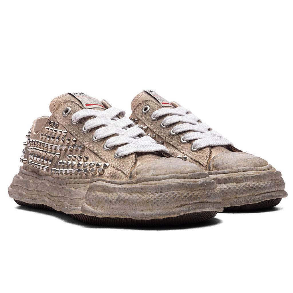 Peterson 23 Studded Low OG Sole - White Male Product Image