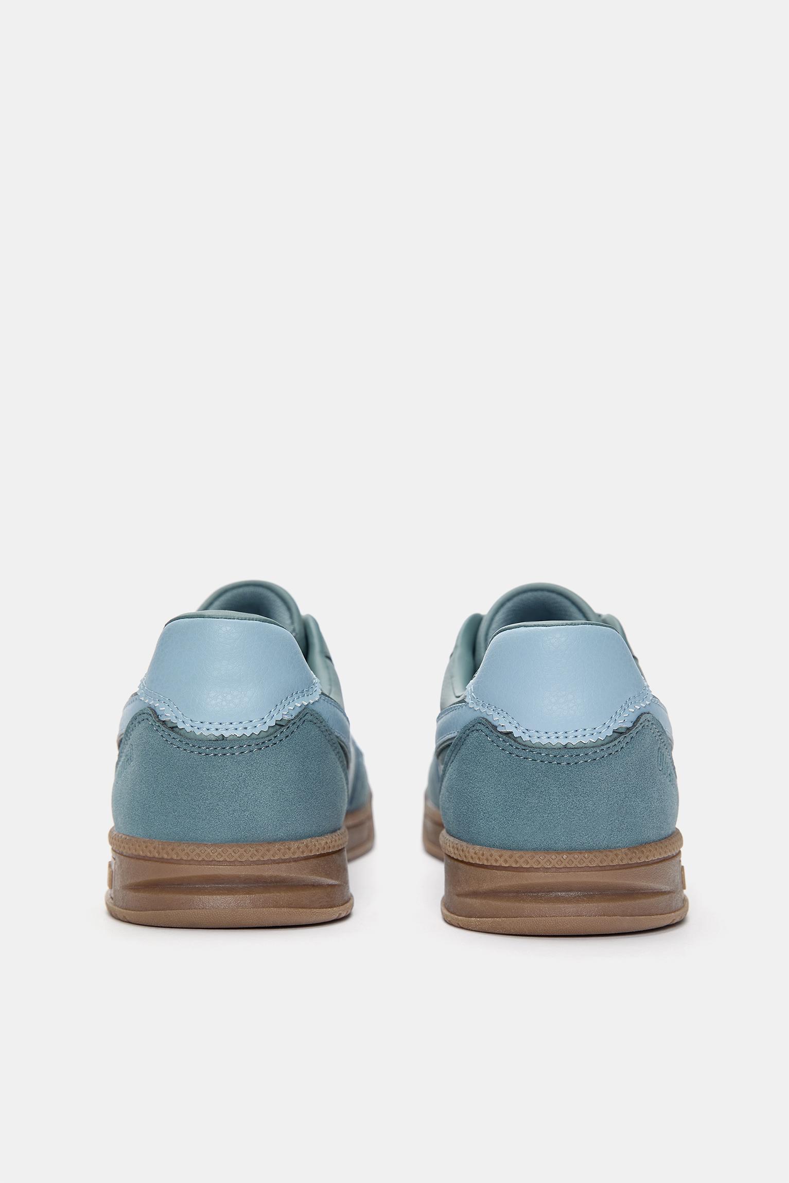 Retro sneakers Product Image