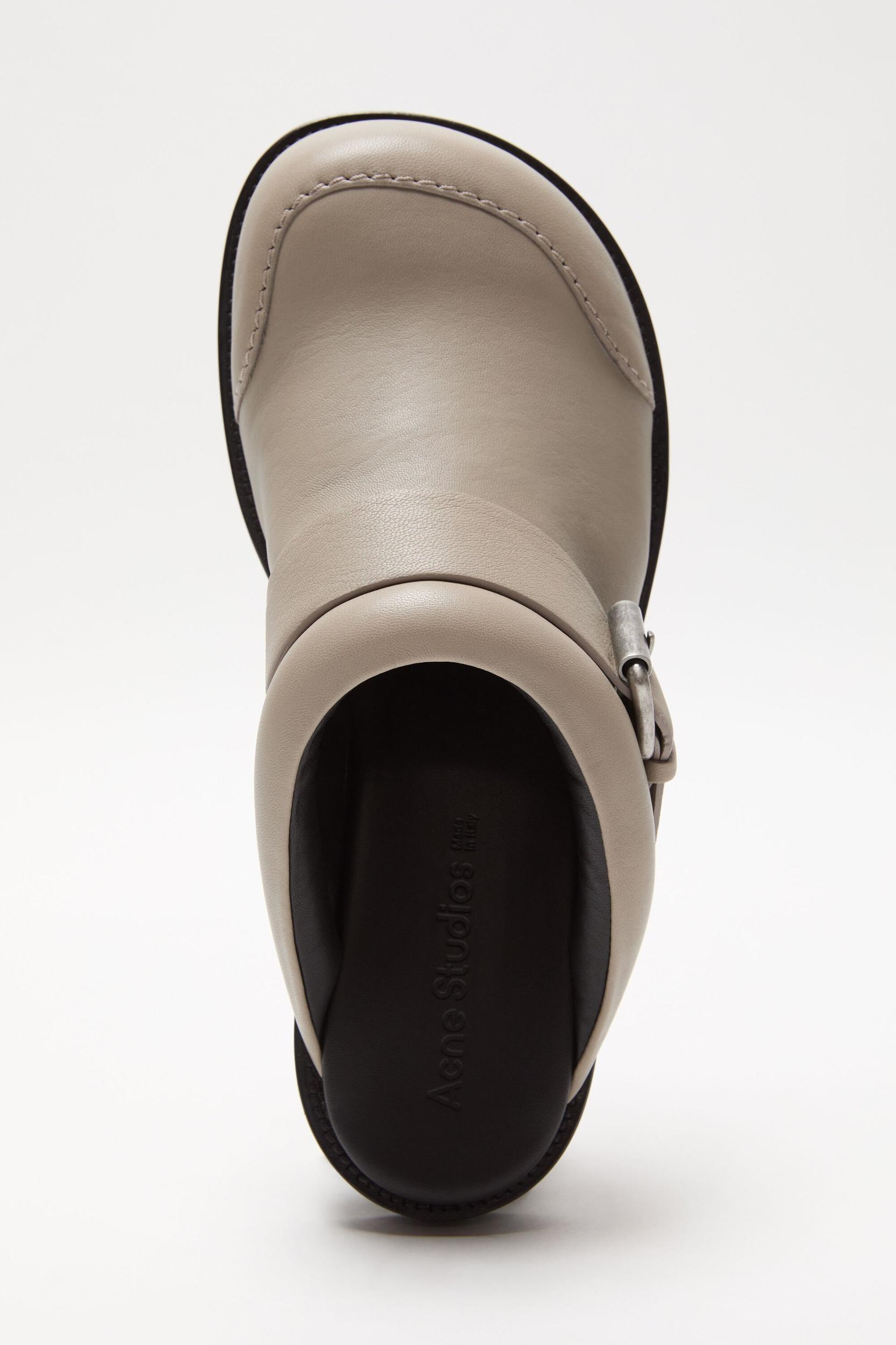 Leather buckle shoes Product Image