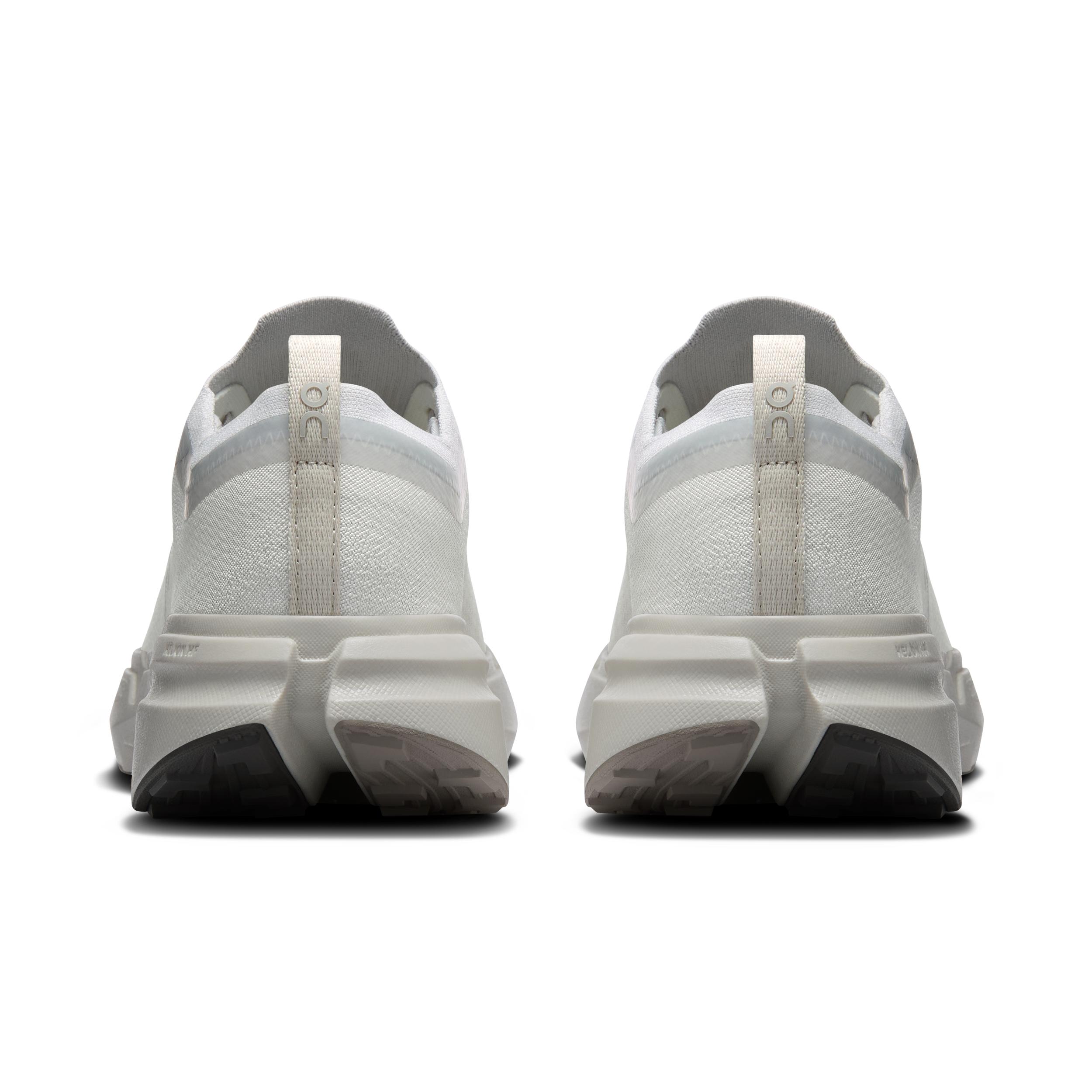 The Cloudsoma: Men's Natural-Sensation Trail Running Shoe Product Image