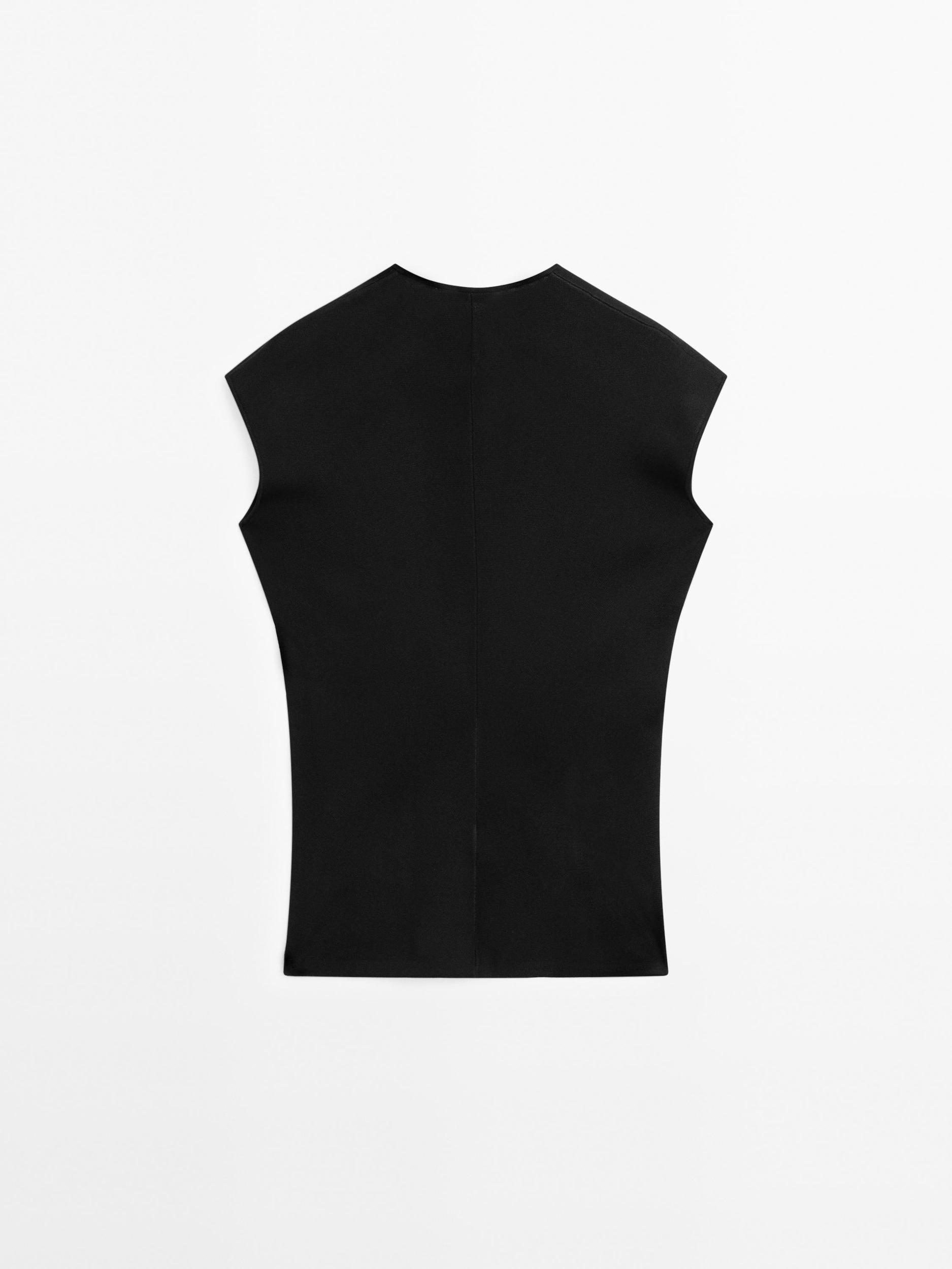 V-neck knit top Product Image