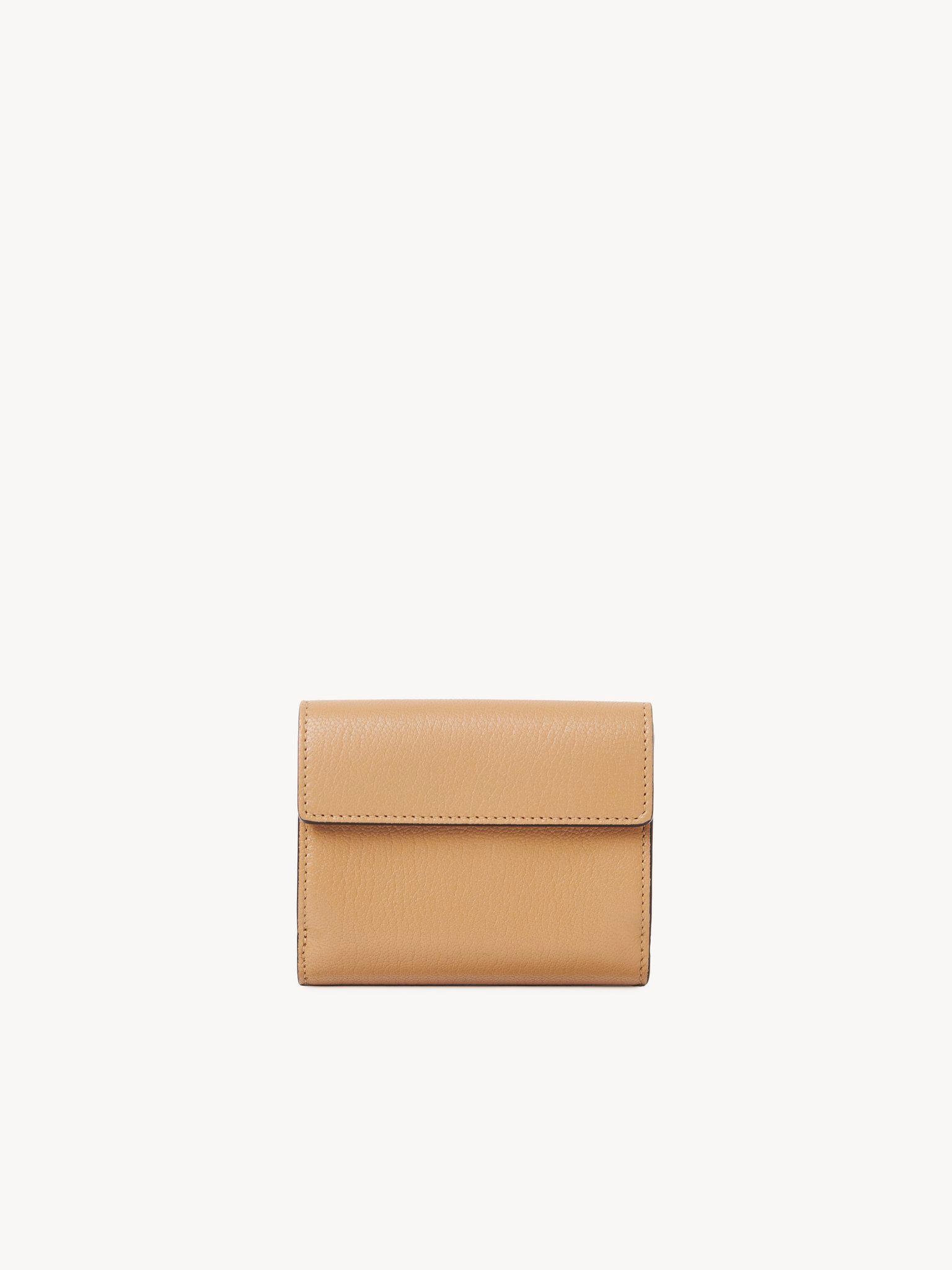 Small Envelope tri-fold in grained leather Product Image
