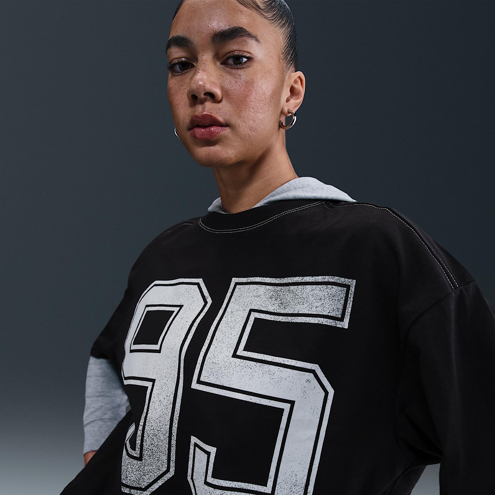 Nike Sportswear Women's Graphic T-Shirt Product Image