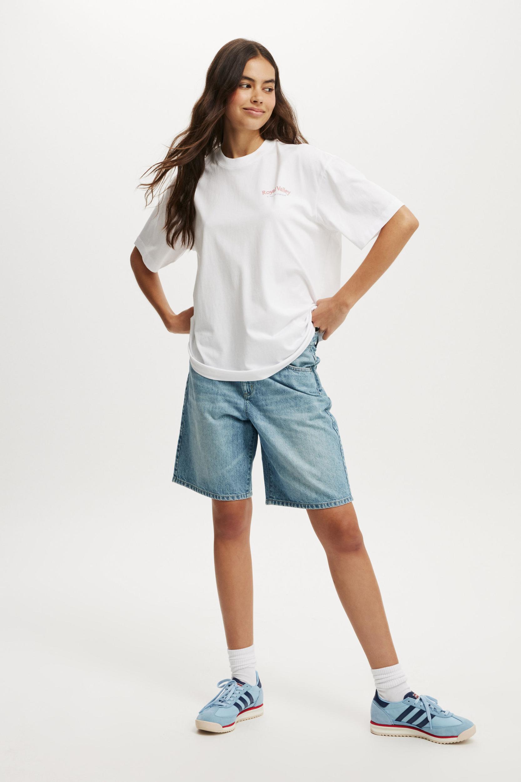 The Boxy Graphic Tee Product Image