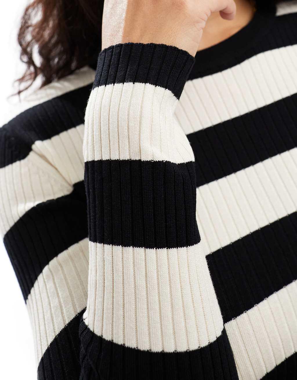 JDY round neck striped sweater in black and white Product Image