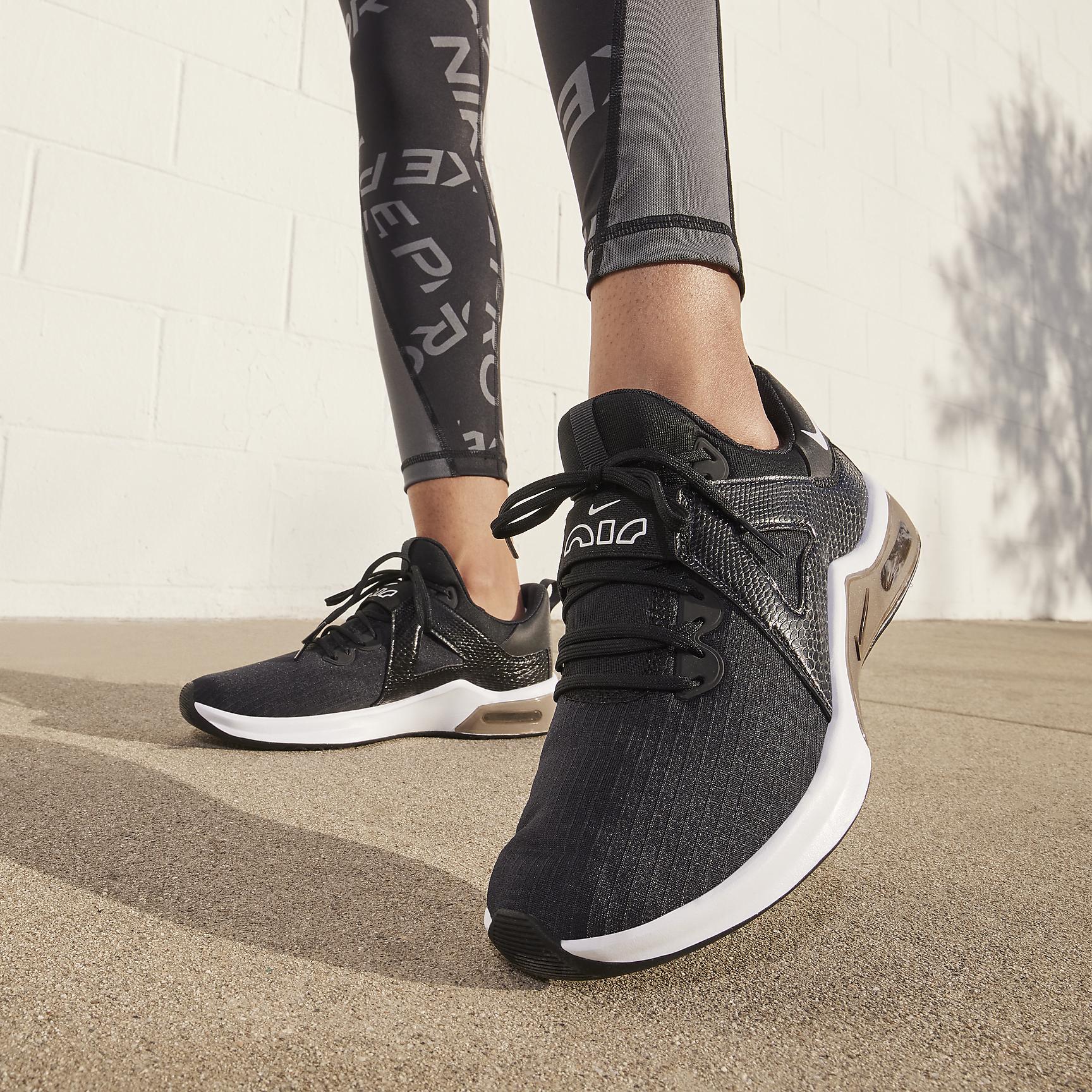 Nike Air Max Bella TR 5 Women's Workout Shoes Product Image