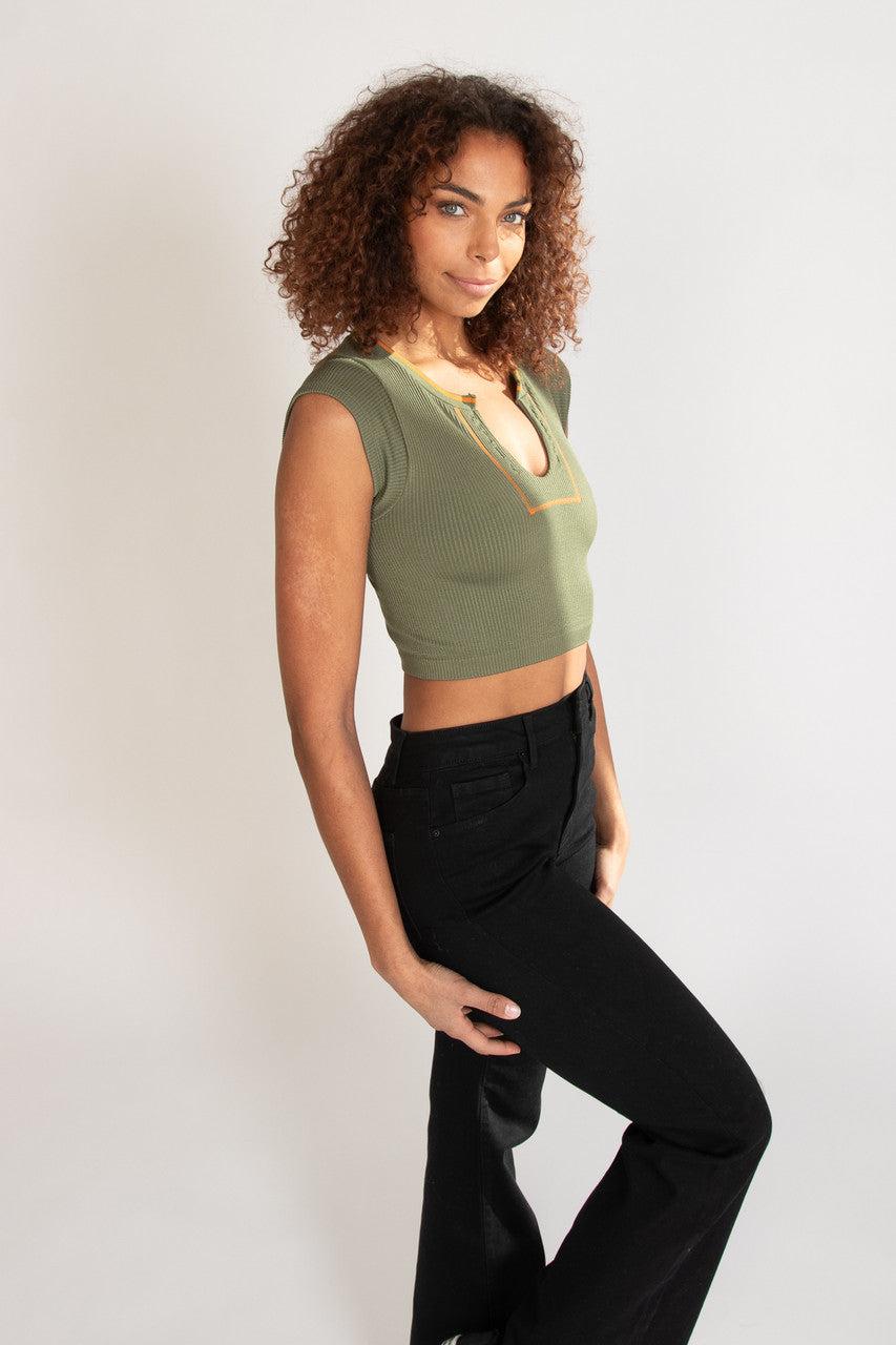 Sporty Notch Neck Seamless Tee Product Image