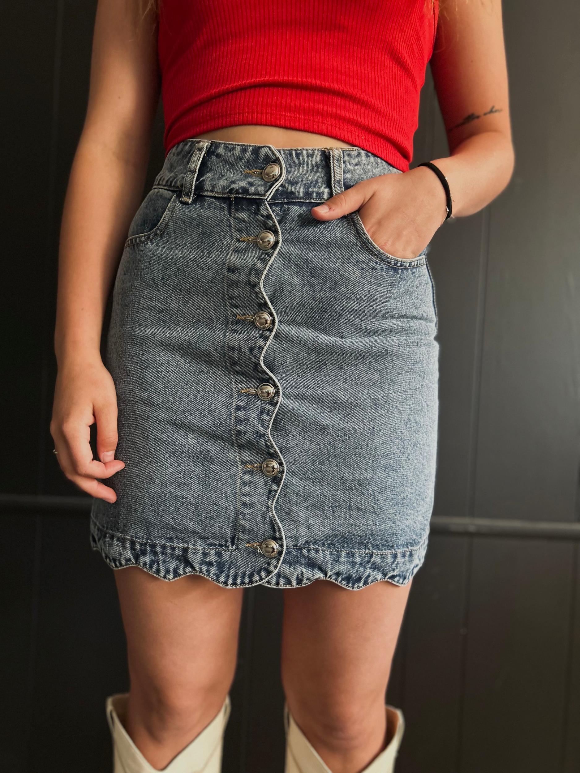 Scallop Buttoned Front Denim Skirt Product Image