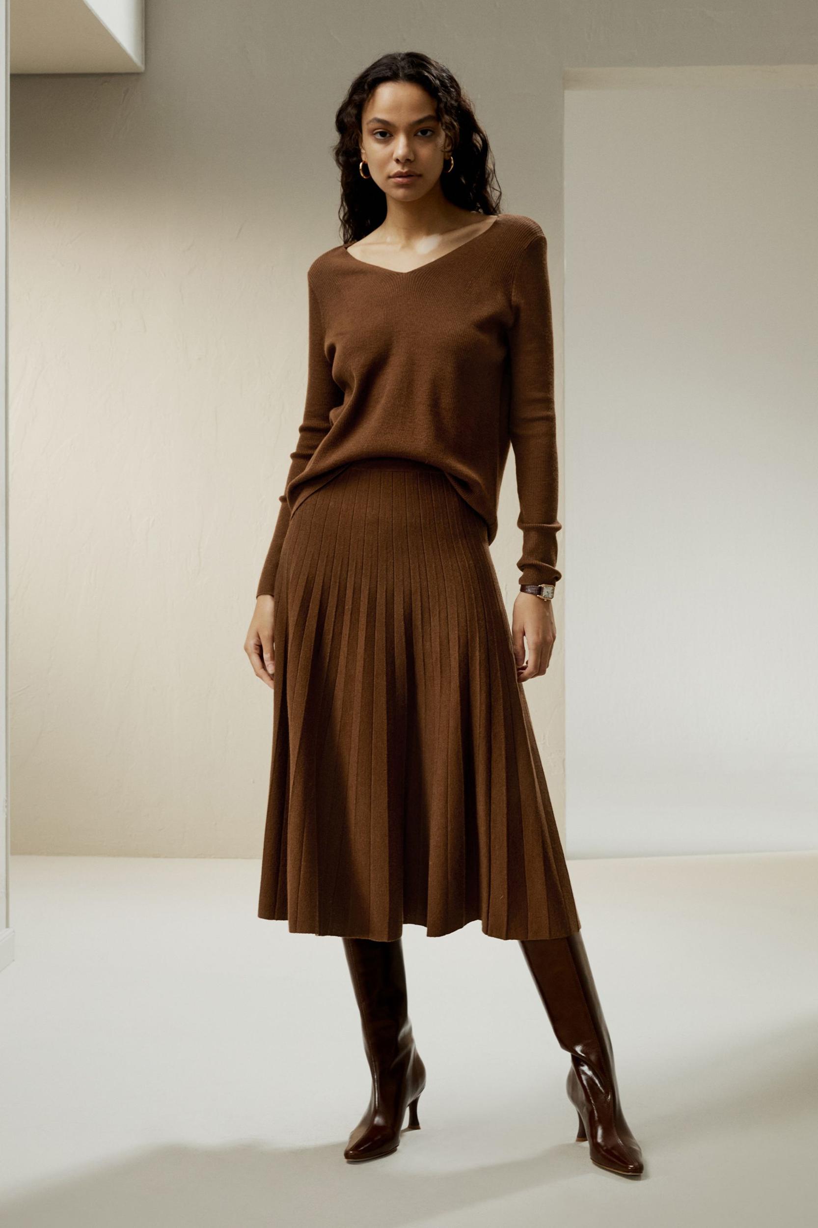 V-neck Ultra-fine Merino Wool Sweater Product Image