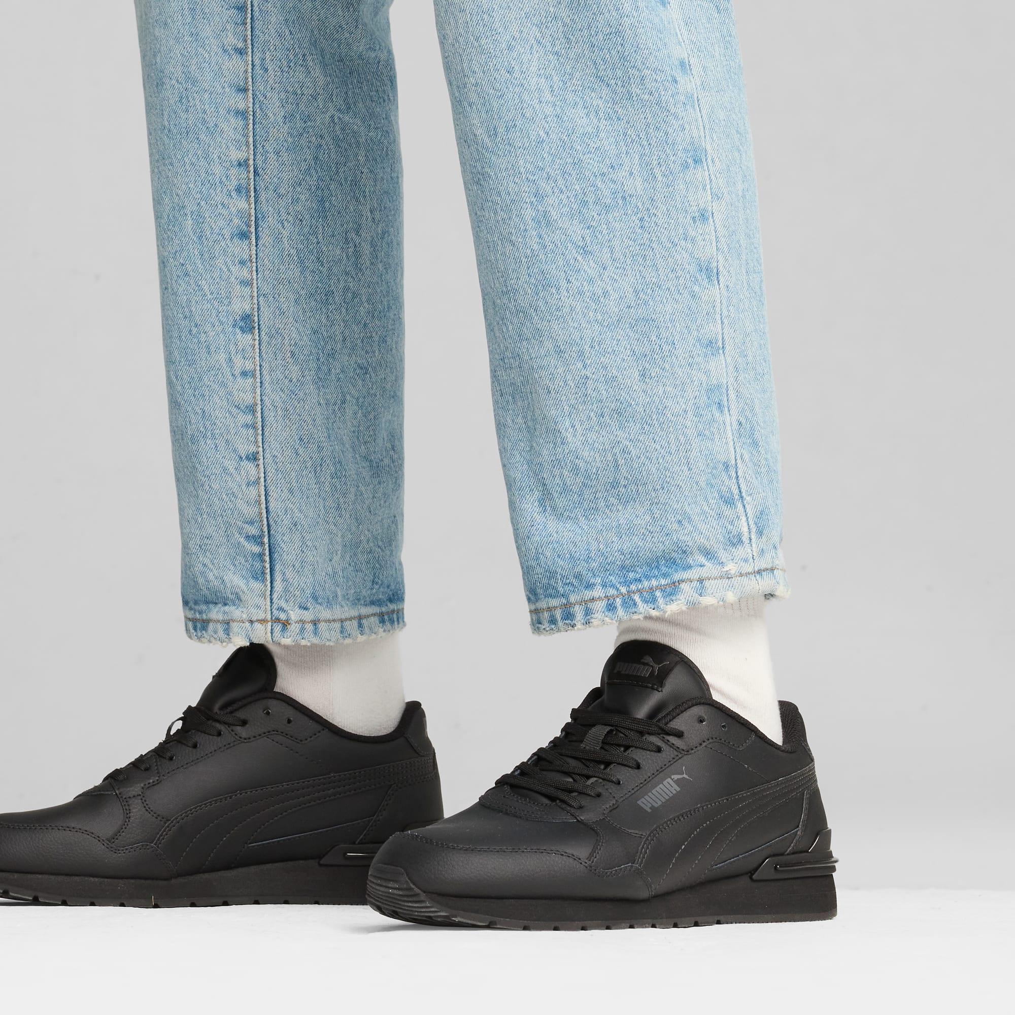 ST Runner v4 Leather Men's Sneakers Product Image