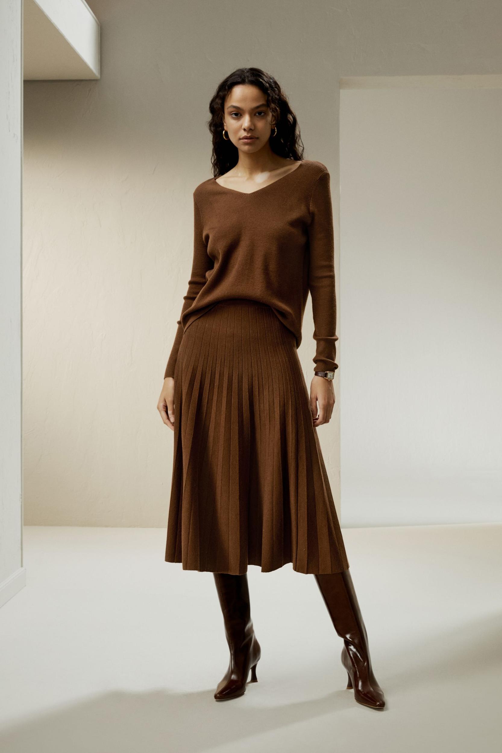 V-neck Ultra-fine Merino Wool Sweater Product Image