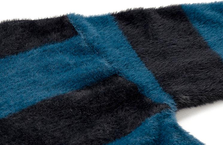 RT No. 3404 BLUE STRIPED KNITTED SWEATER Product Image