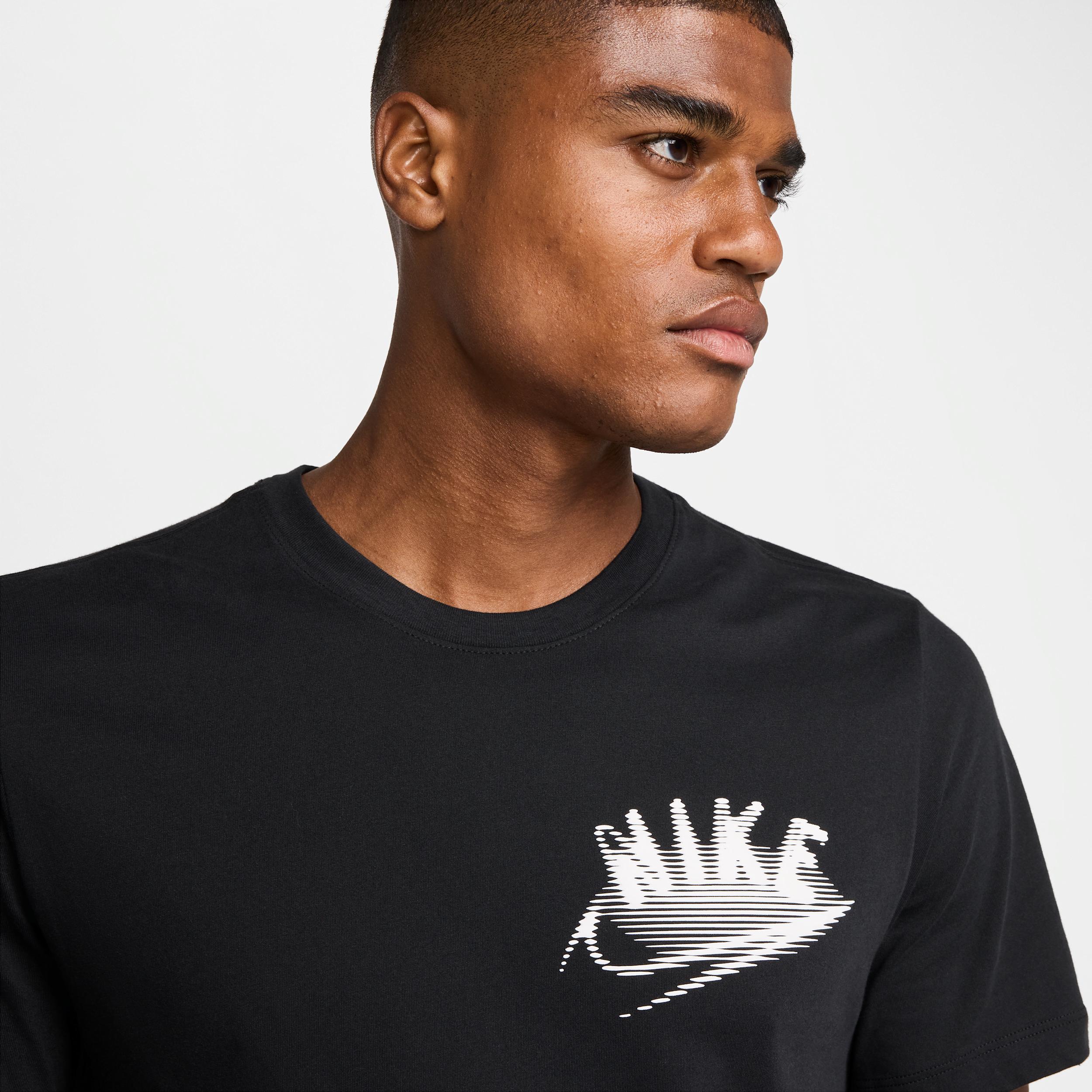 Nike Men's Dri-FIT Fitness T-Shirt Product Image