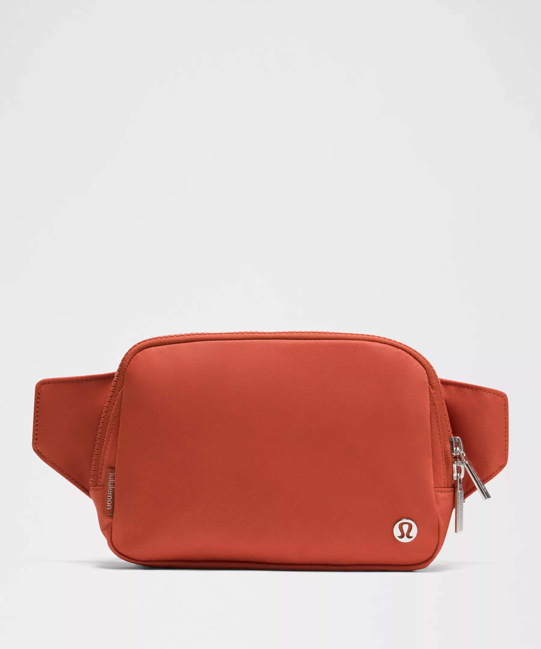 Everywhere Belt Bag Large 2L Product Image