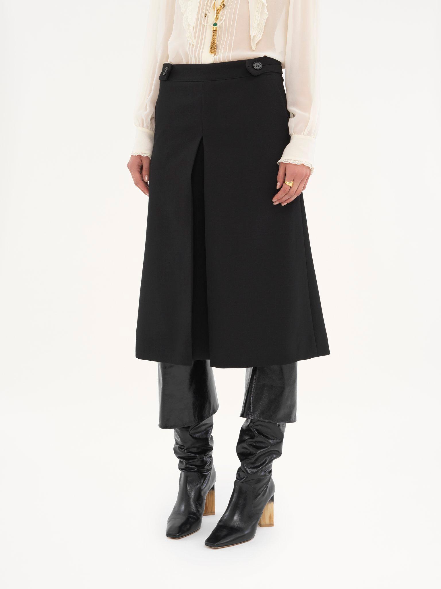 Tailored culottes in wool crêpe Product Image