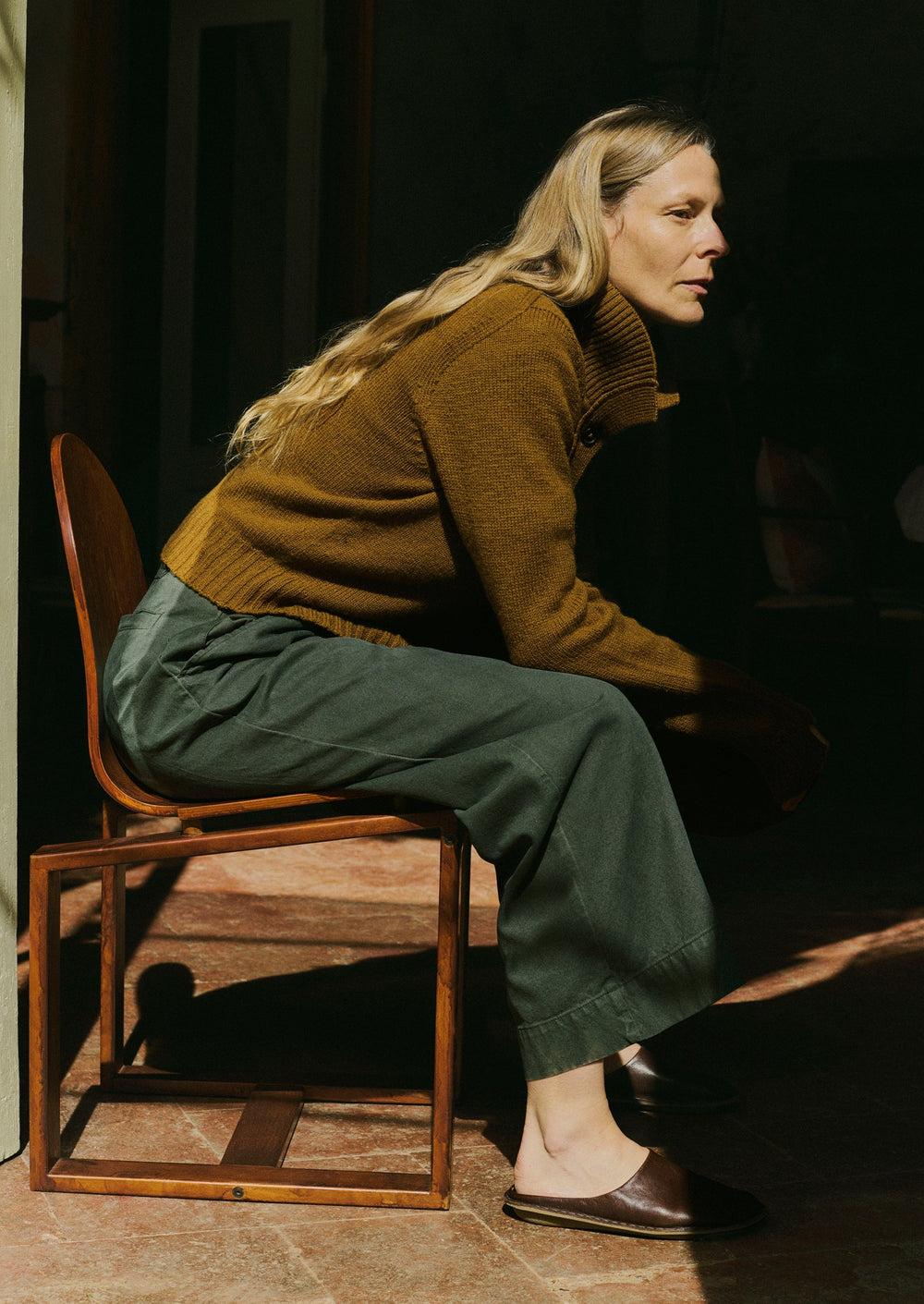 Cotton Canvas Pleat Front Pants | Dark Olive Product Image