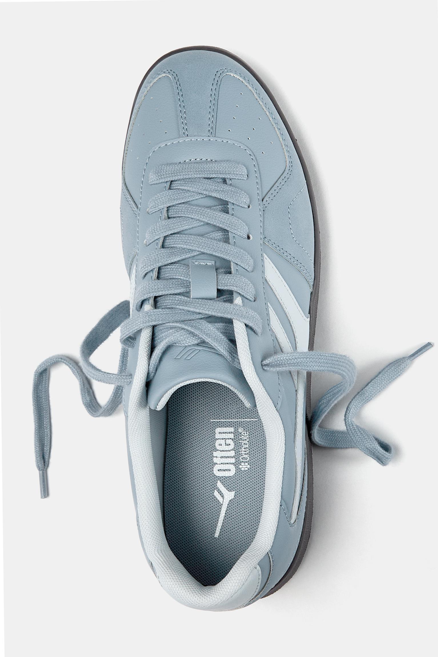 Retro sneakers Product Image