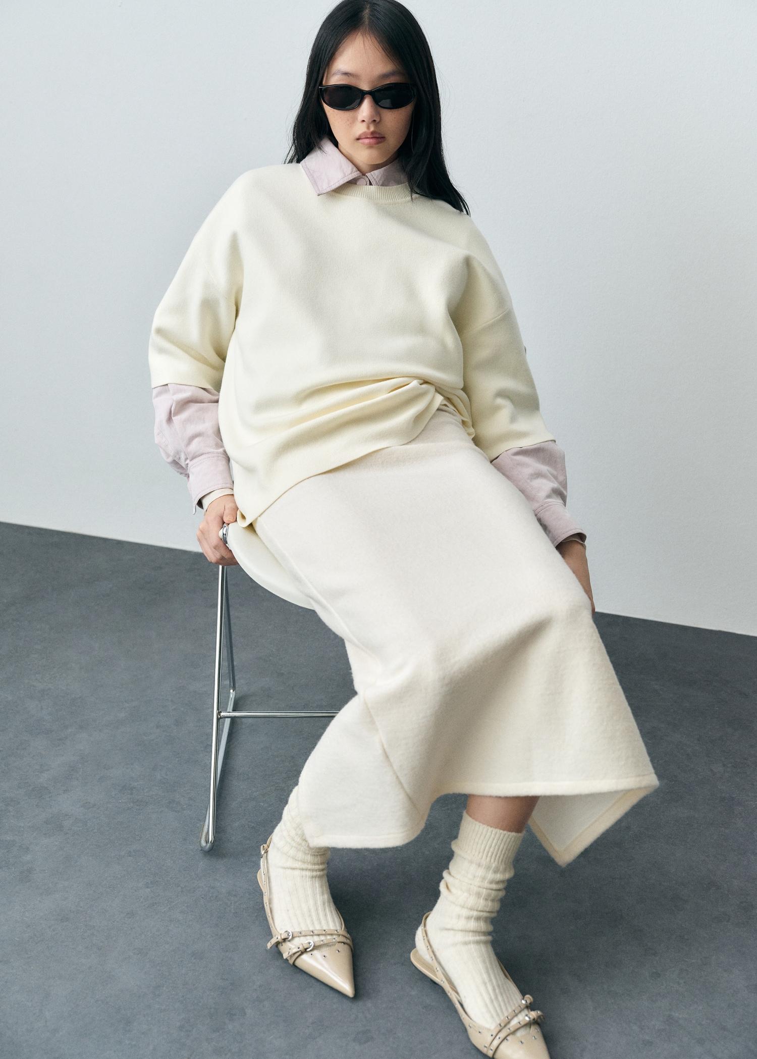 Short-sleeved fine-knit sweater - Women | MANGO USA Product Image