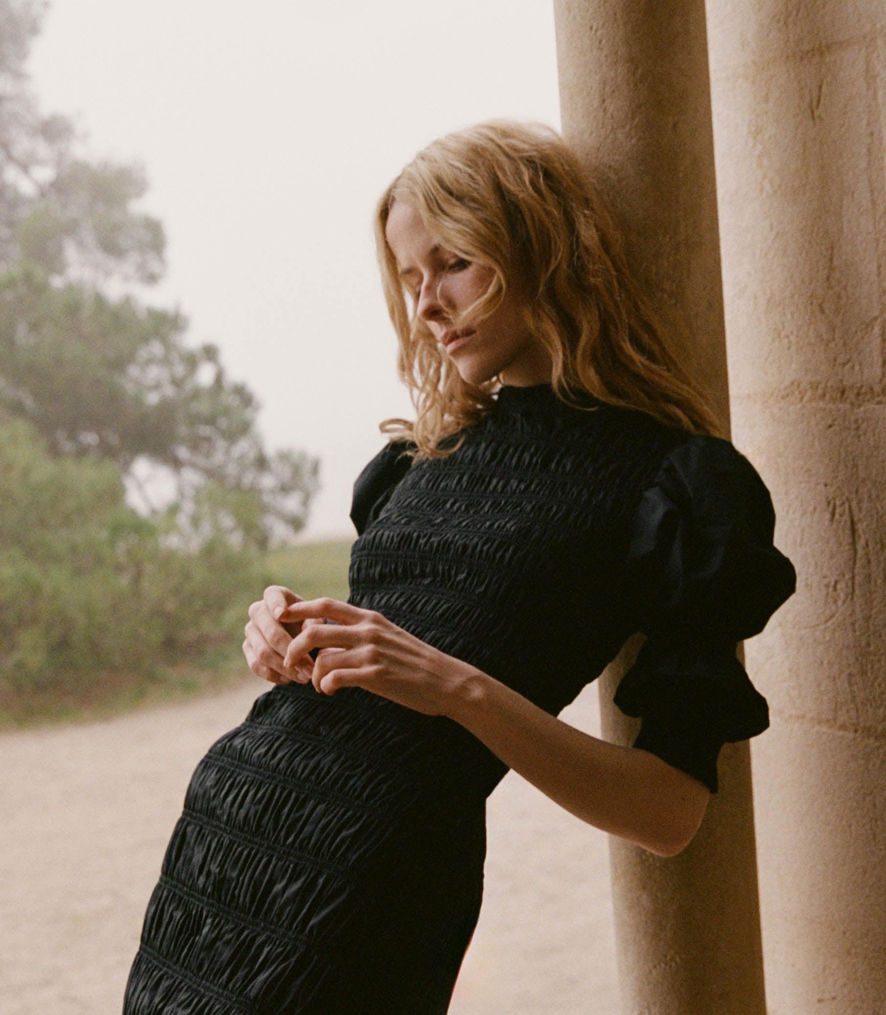 RAQUELLA DRESS -- BLACK Product Image