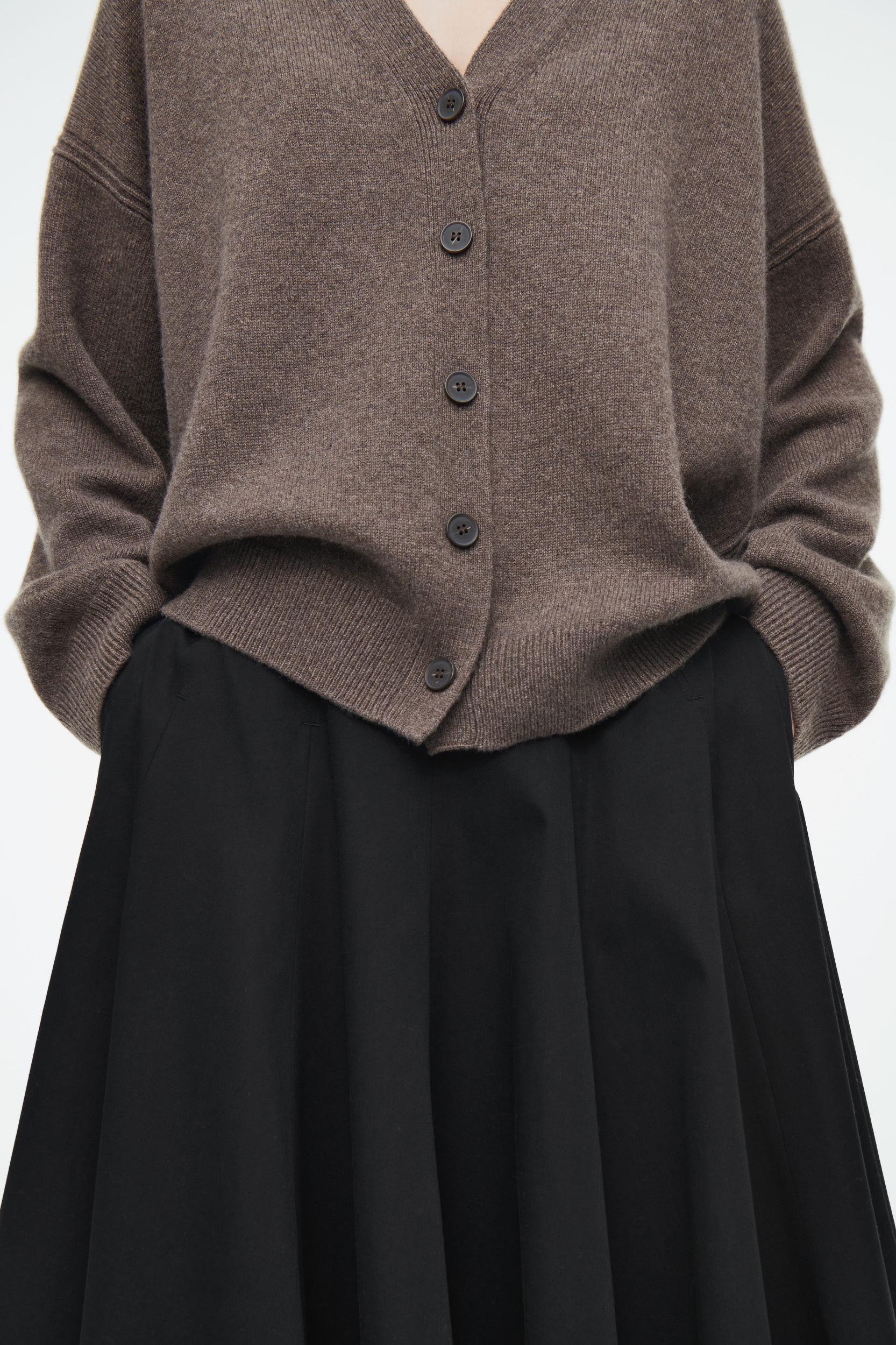 PURE CASHMERE CARDIGAN Product Image