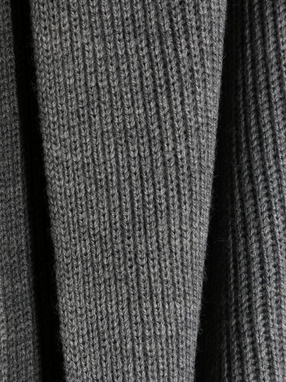 embroidered-logo ribbed-knit scarf  Product Image