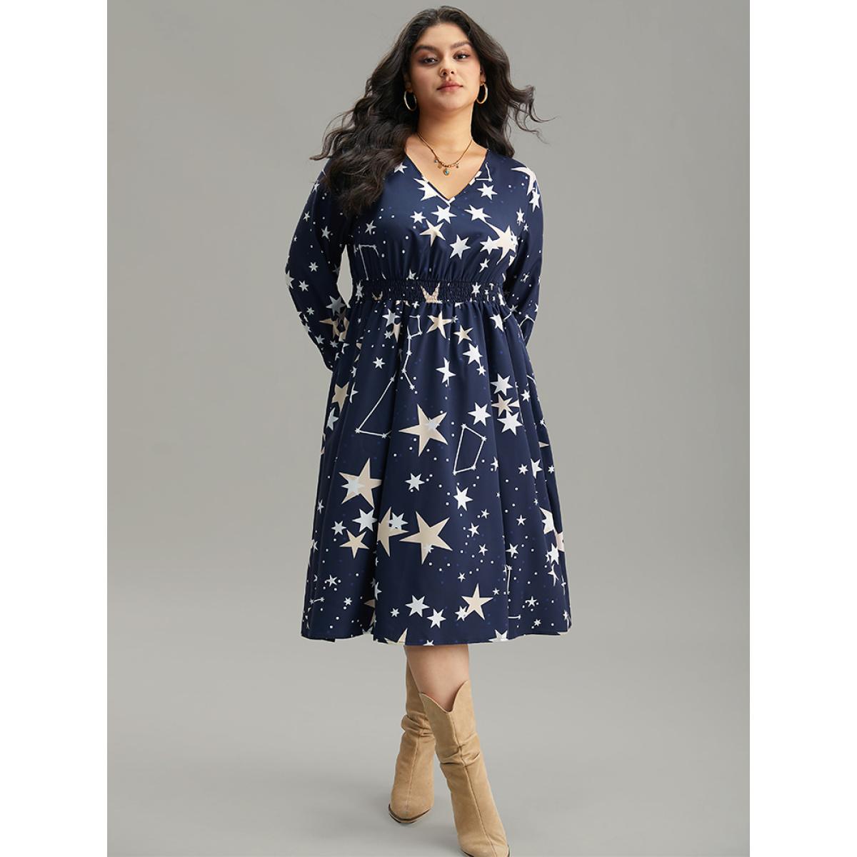 Plus Size Star Geometric Shirred Pocket Dress DarkBlue Women Vacation Printed V-neck Long Sleeve Curvy Midi Dress BloomChic 22-24/3X Product Image