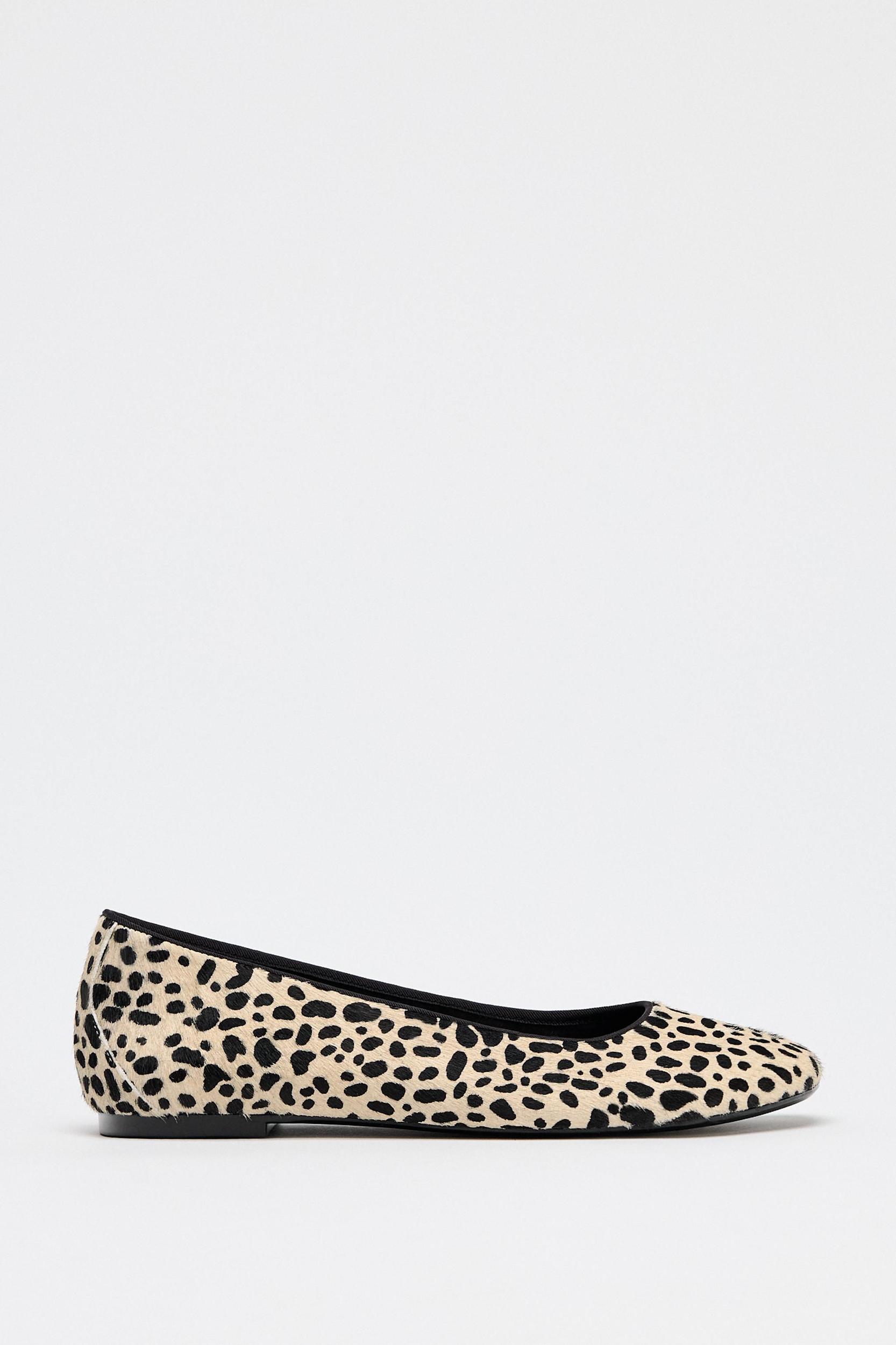 ANIMAL PRINT LEATHER BALLET FLATS Product Image