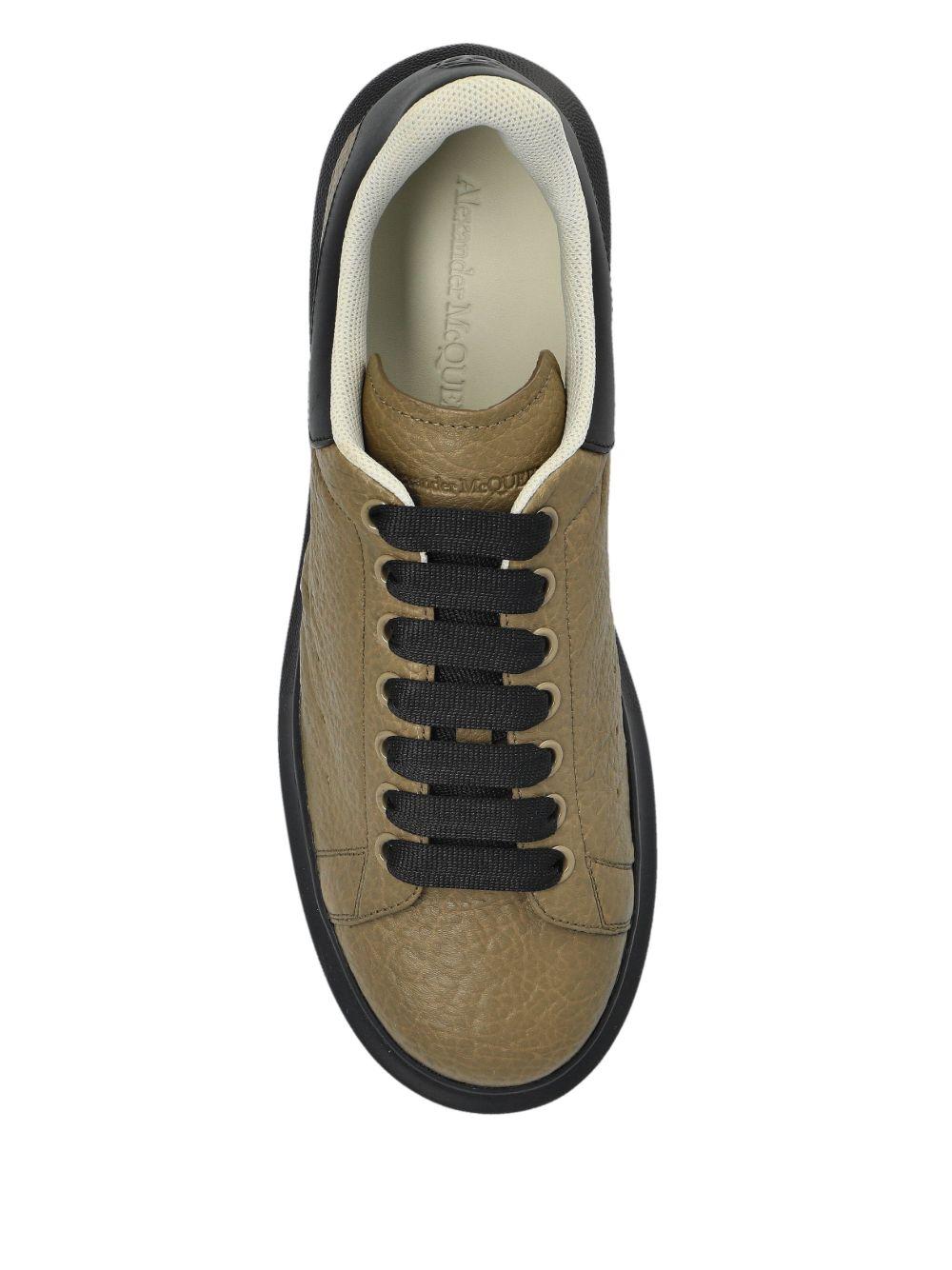 low-top sneakers Product Image