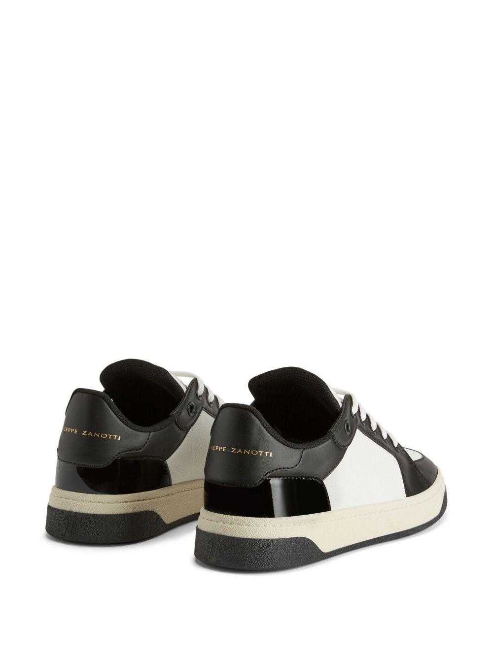 Gz94 low-top leather sneakers Product Image