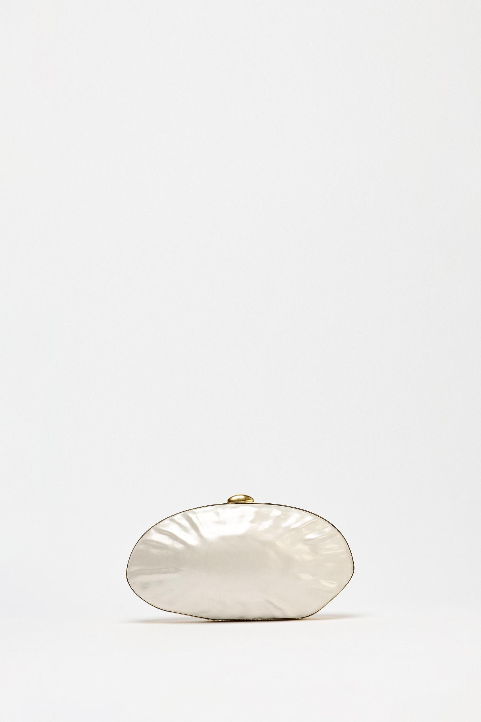 PEARL EFFECT BOX BAG Product Image