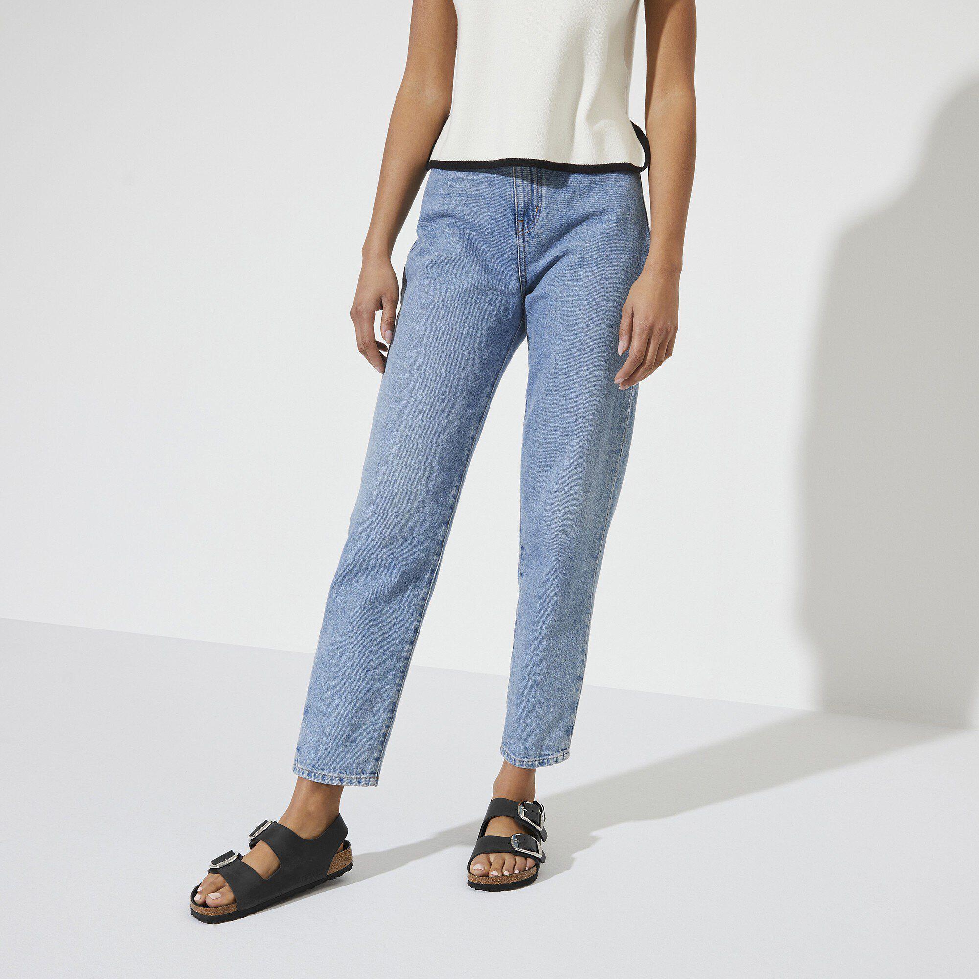 Milano Big Buckle Oiled Leather Olive Green Product Image