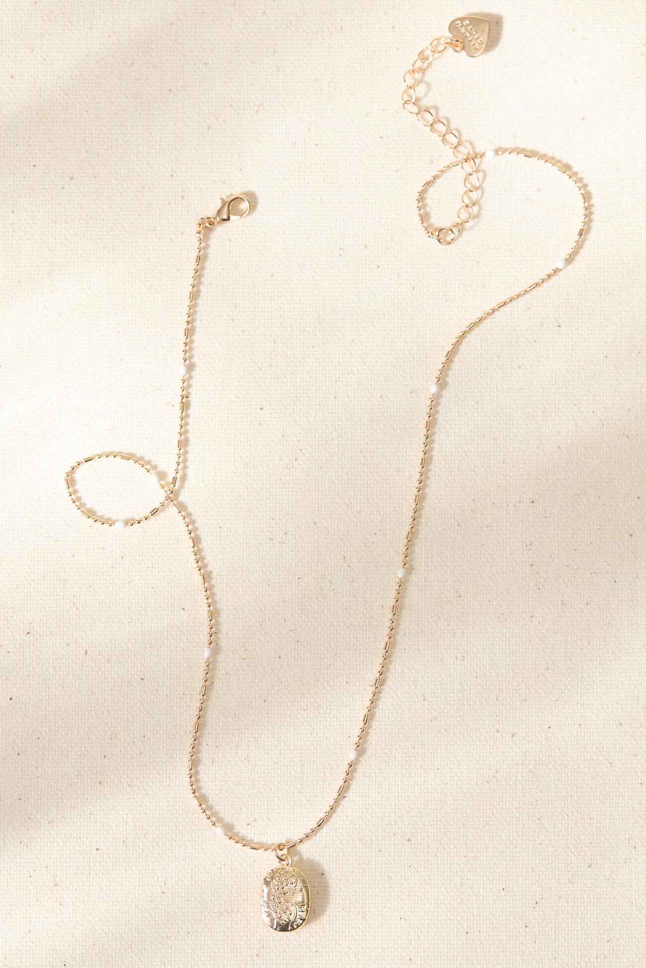 Floral Pendant Pearl Locket Product Image