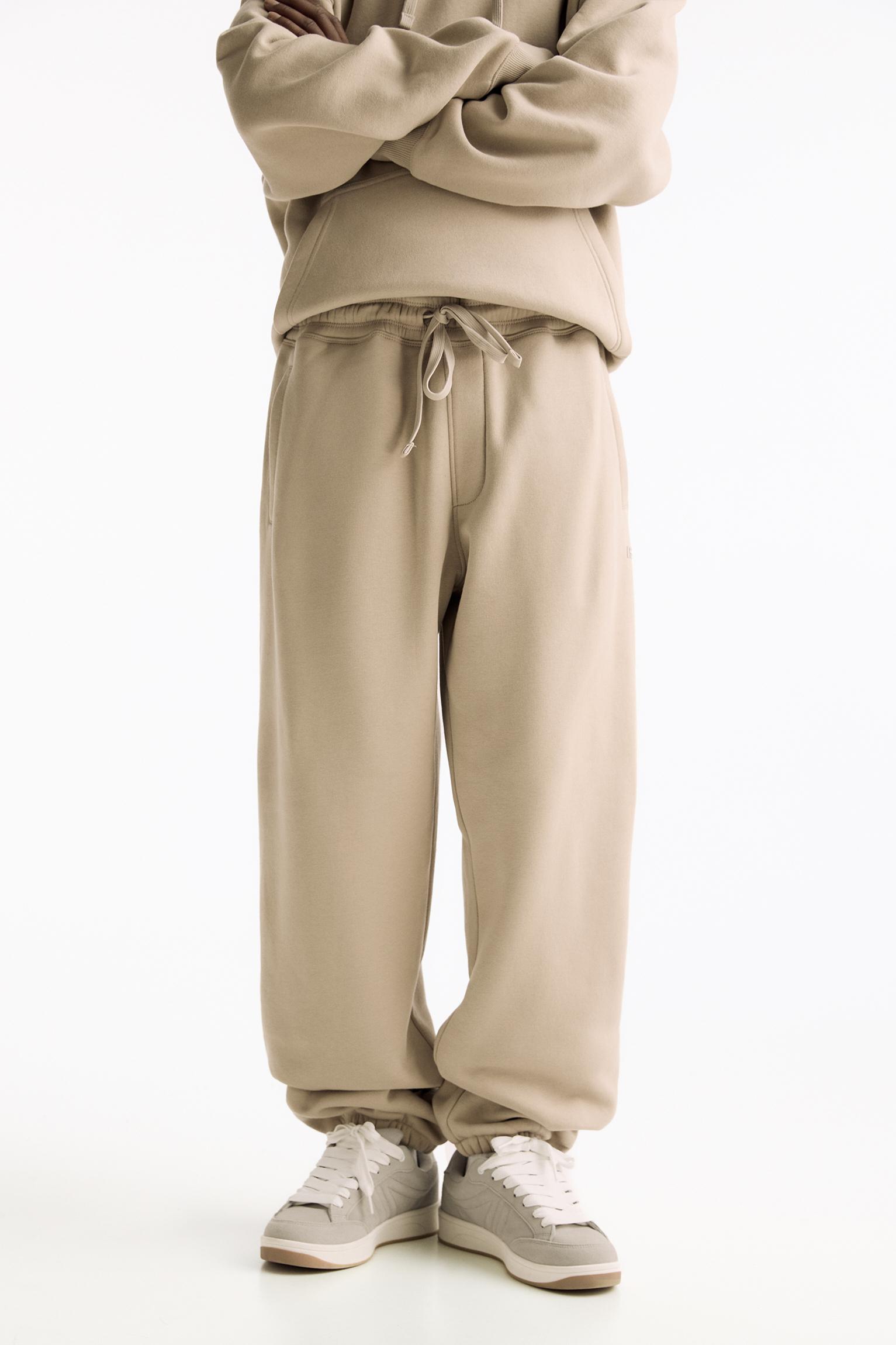 Hoodie and tracksuit sweatpants pack Product Image
