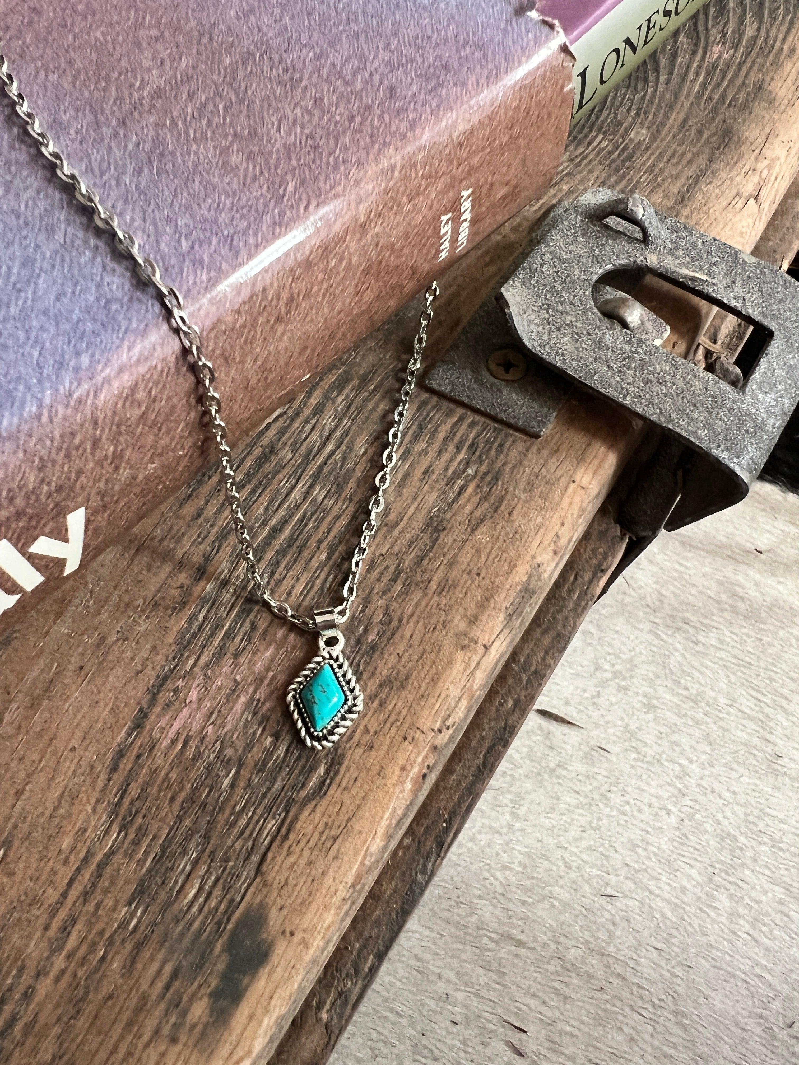 Danty Turquoise Diamond Shaped Necklace Product Image