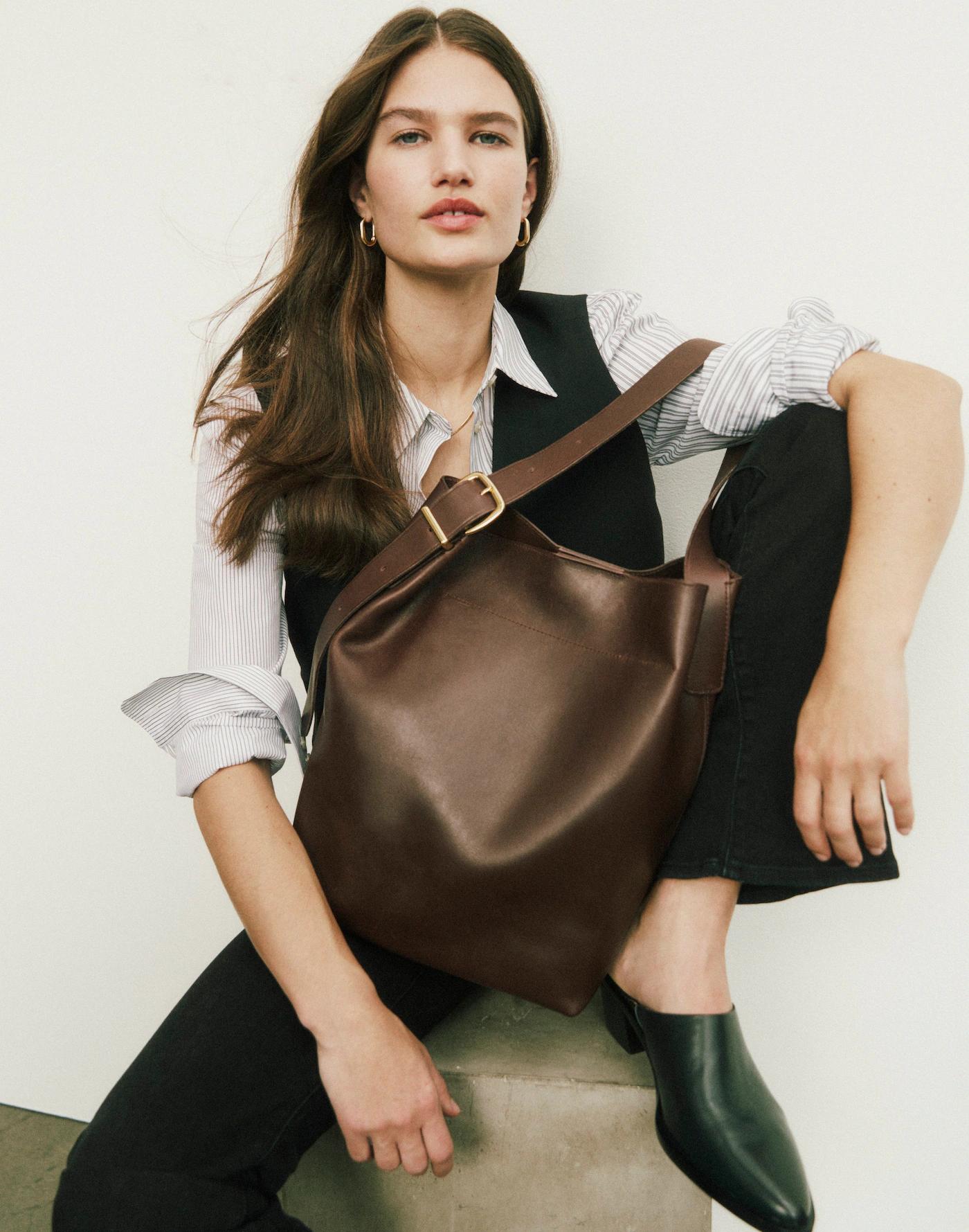 The Essential Bucket Tote Product Image