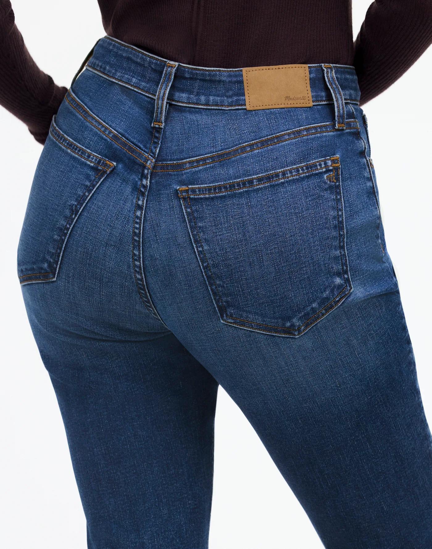 The Petite Curvy Mid-Rise Perfect Vintage Jean in Kenmere Wash Product Image
