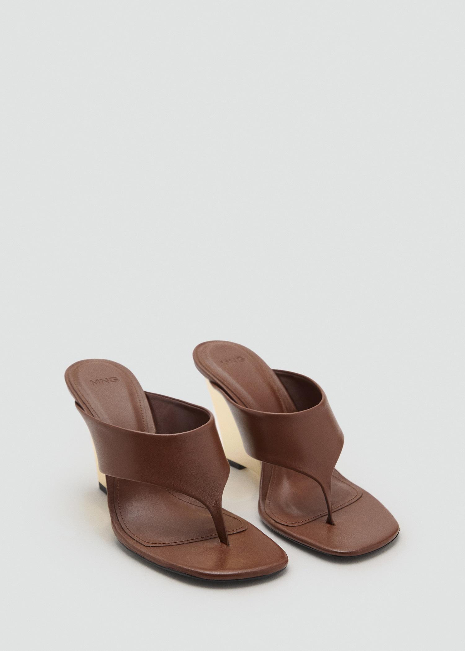 Contrast wedge leather sandal - Women | MANGO USA Product Image