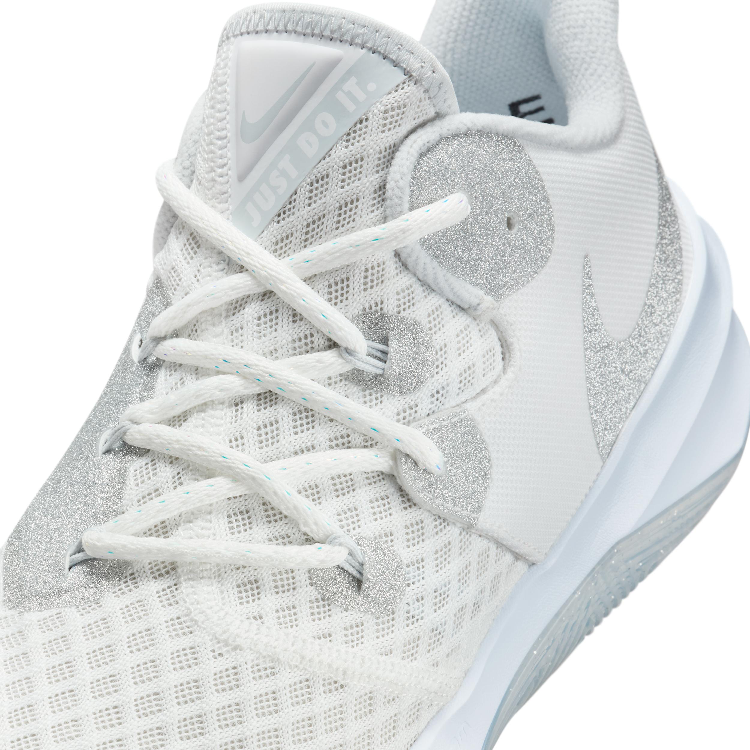 Nike Men's Zoom Hyperspeed Court SE Volleyball Shoes Product Image