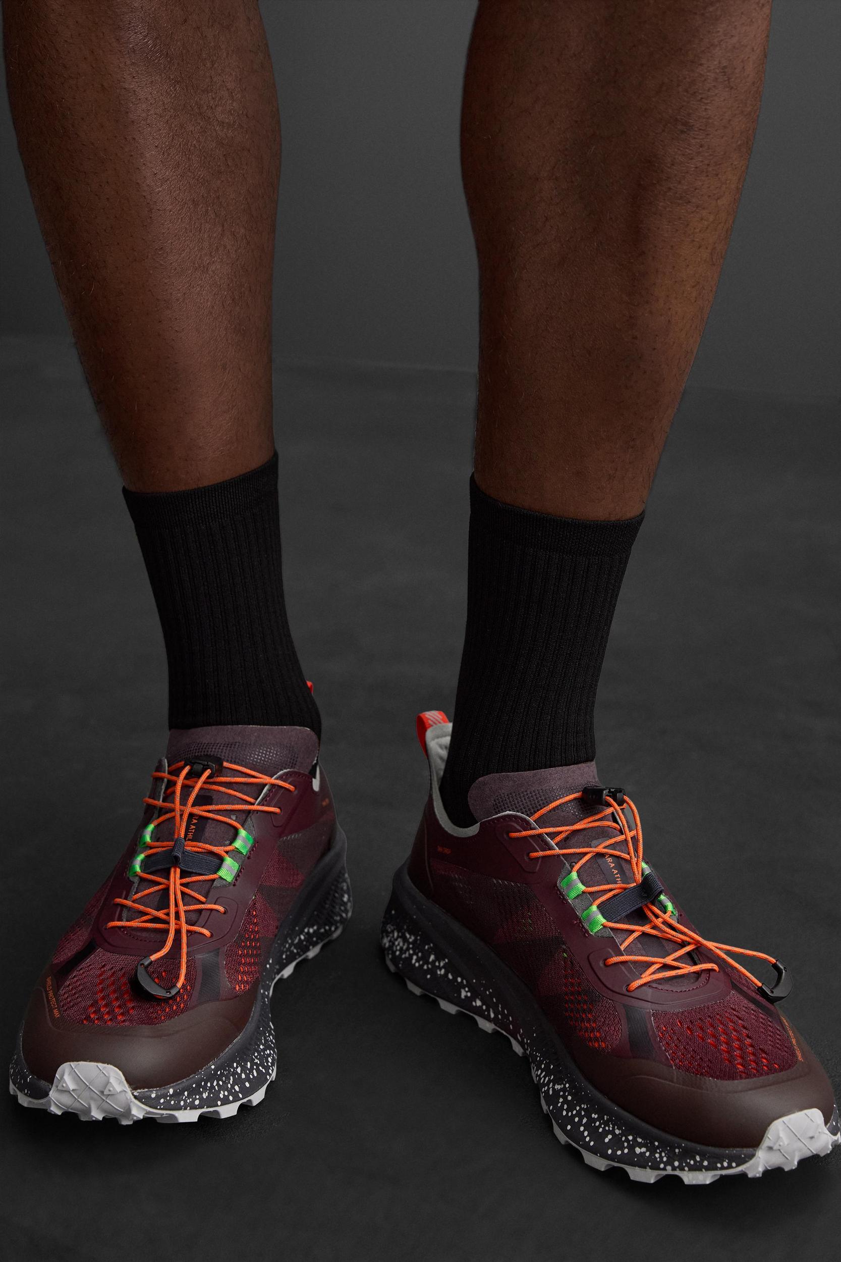 RUNNING SNEAKERS Product Image