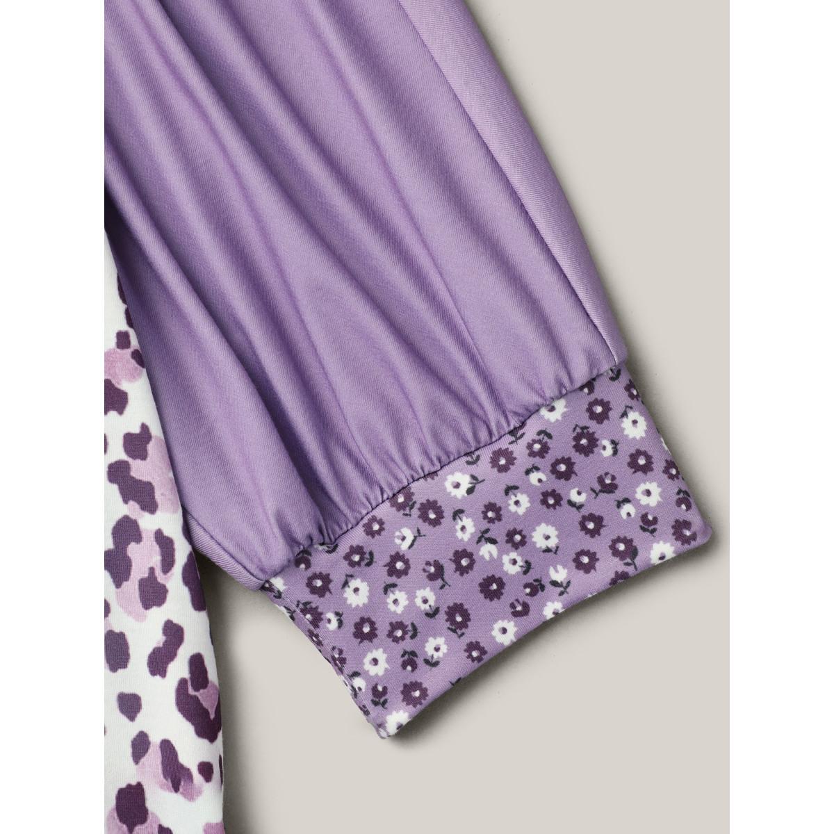 Plus Size Leopard Print Contrast Raglan Sleeve T-Shirt Multicolor Women Casual Contrast V-neck Everyday T-shirts BloomChic 22-24/3X Product Image