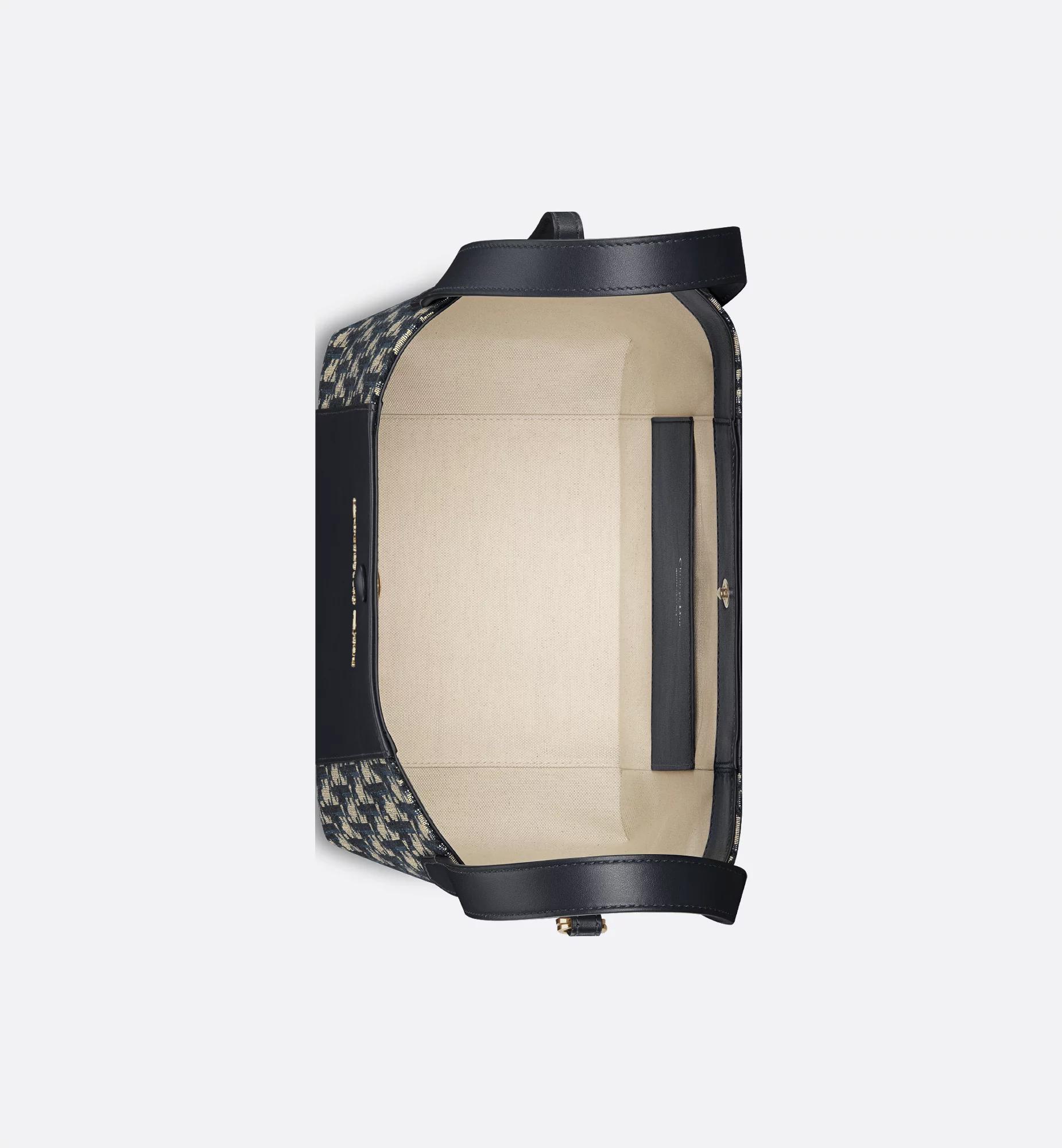 Medium Signature Bucket Bag Product Image