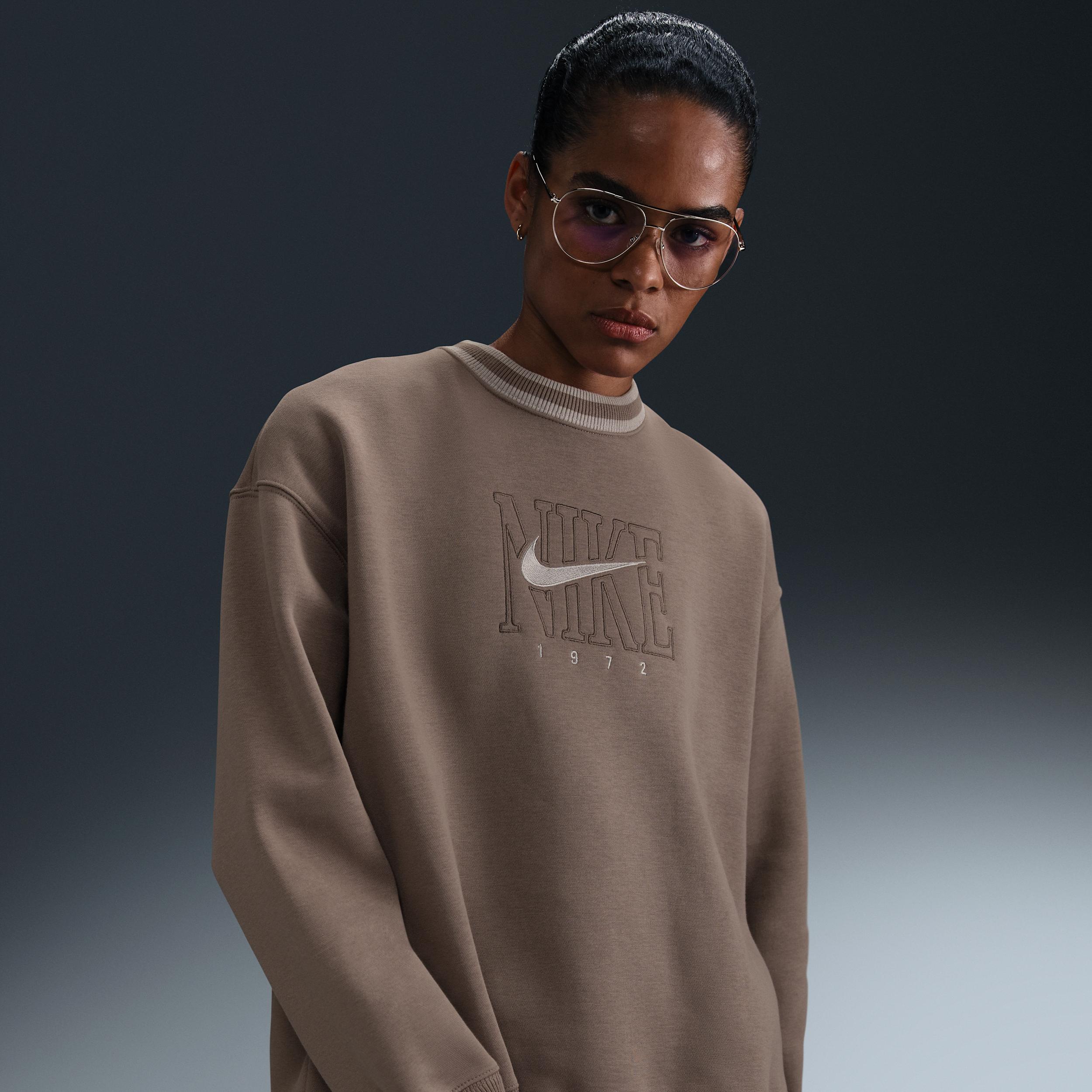 Womens Nike Sportswear Phoenix Fleece Oversized Graphic Crew-Neck Sweatshirt | HJ0949-233 Product Image
