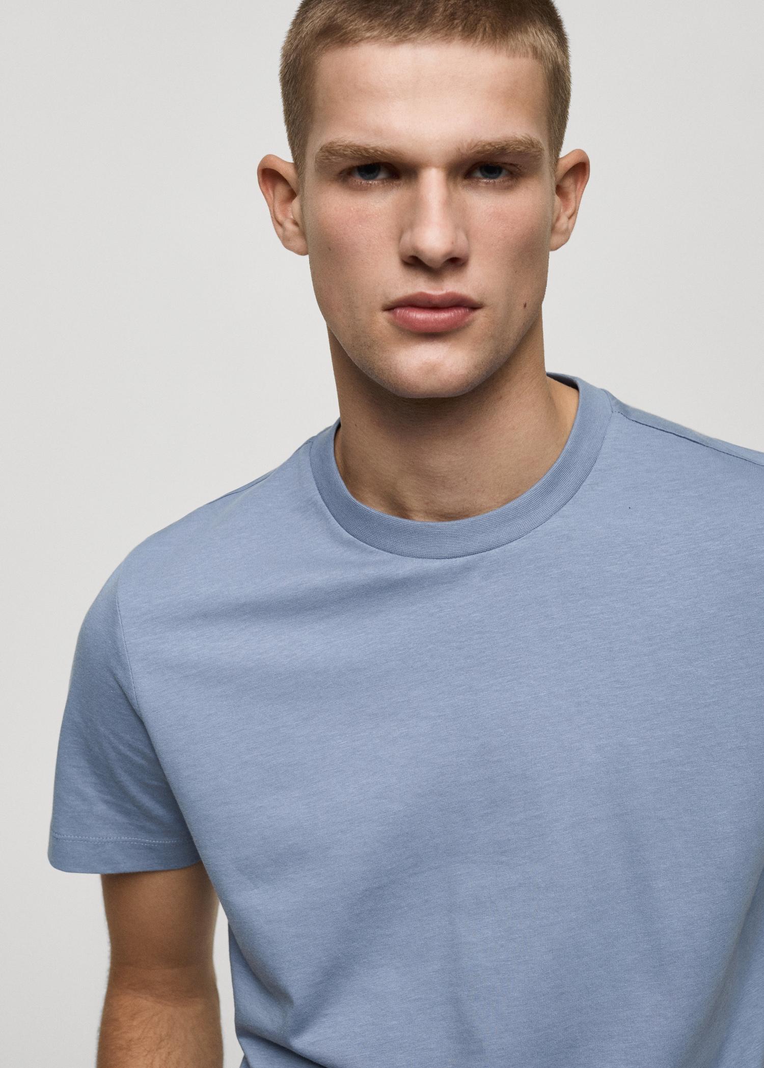 100% cotton slim-fit t-shirt - Men | MANGO USA Product Image