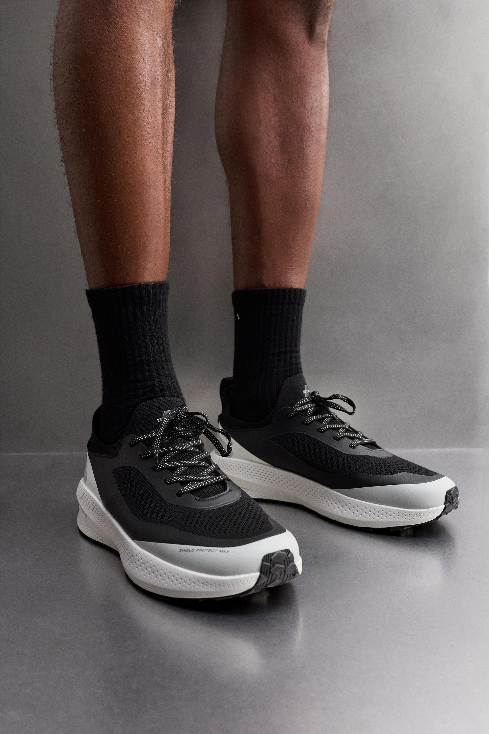 RUNNING SNEAKERS Product Image