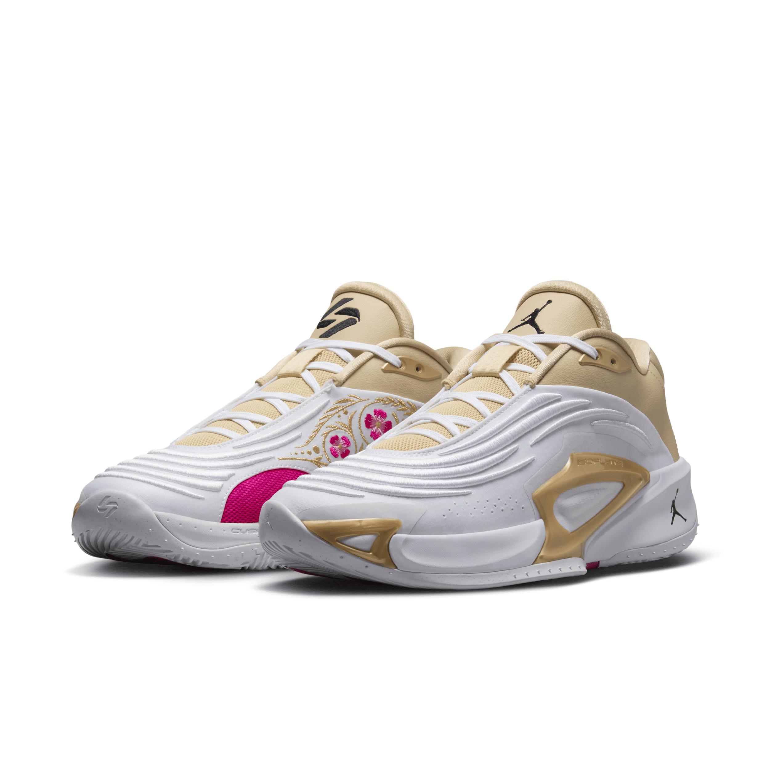 Nike Men's Luka 3 SE "Matador" Basketball Shoes Product Image