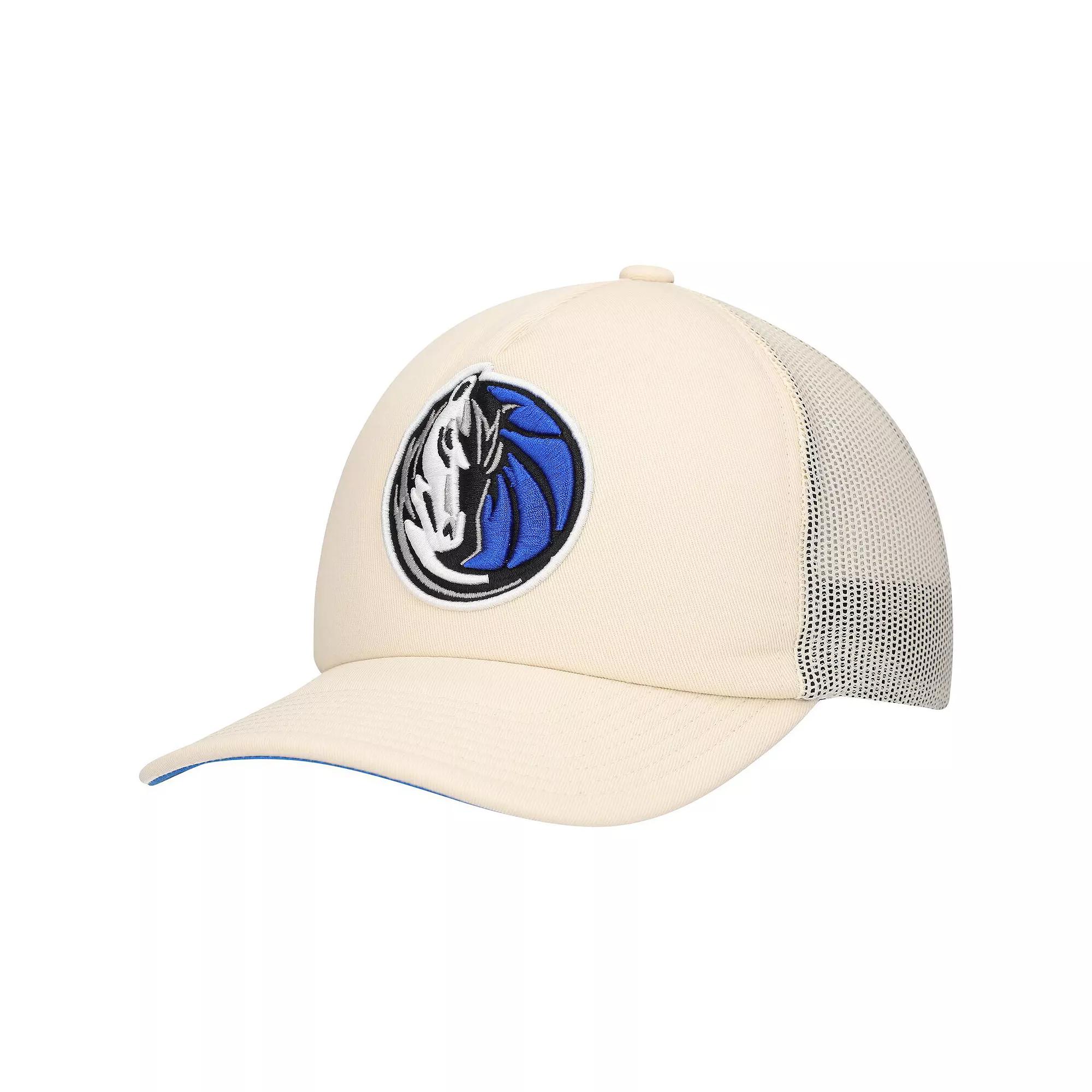 Men's Mitchell & Ness Cream Dallas Mavericks Trucker Adjustable Hat, Beige Product Image