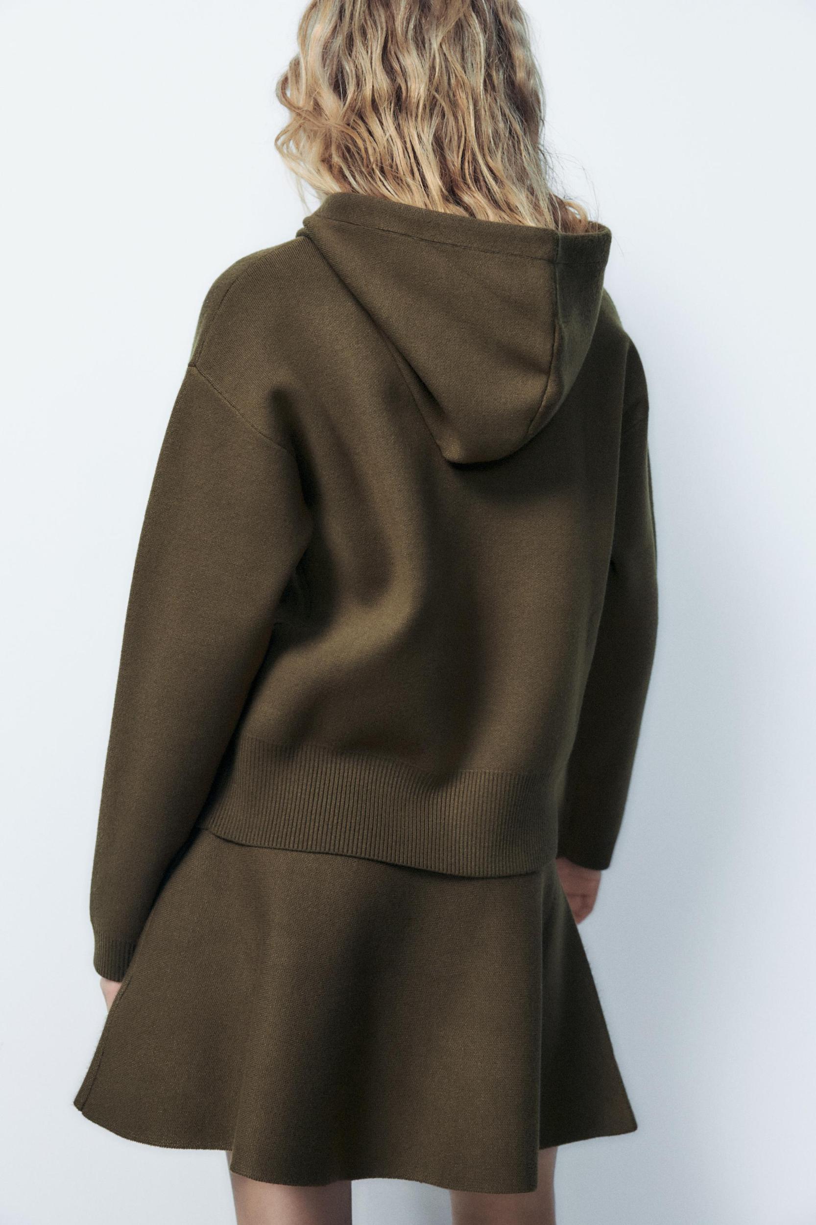 BASIC KNIT SWEATER Product Image