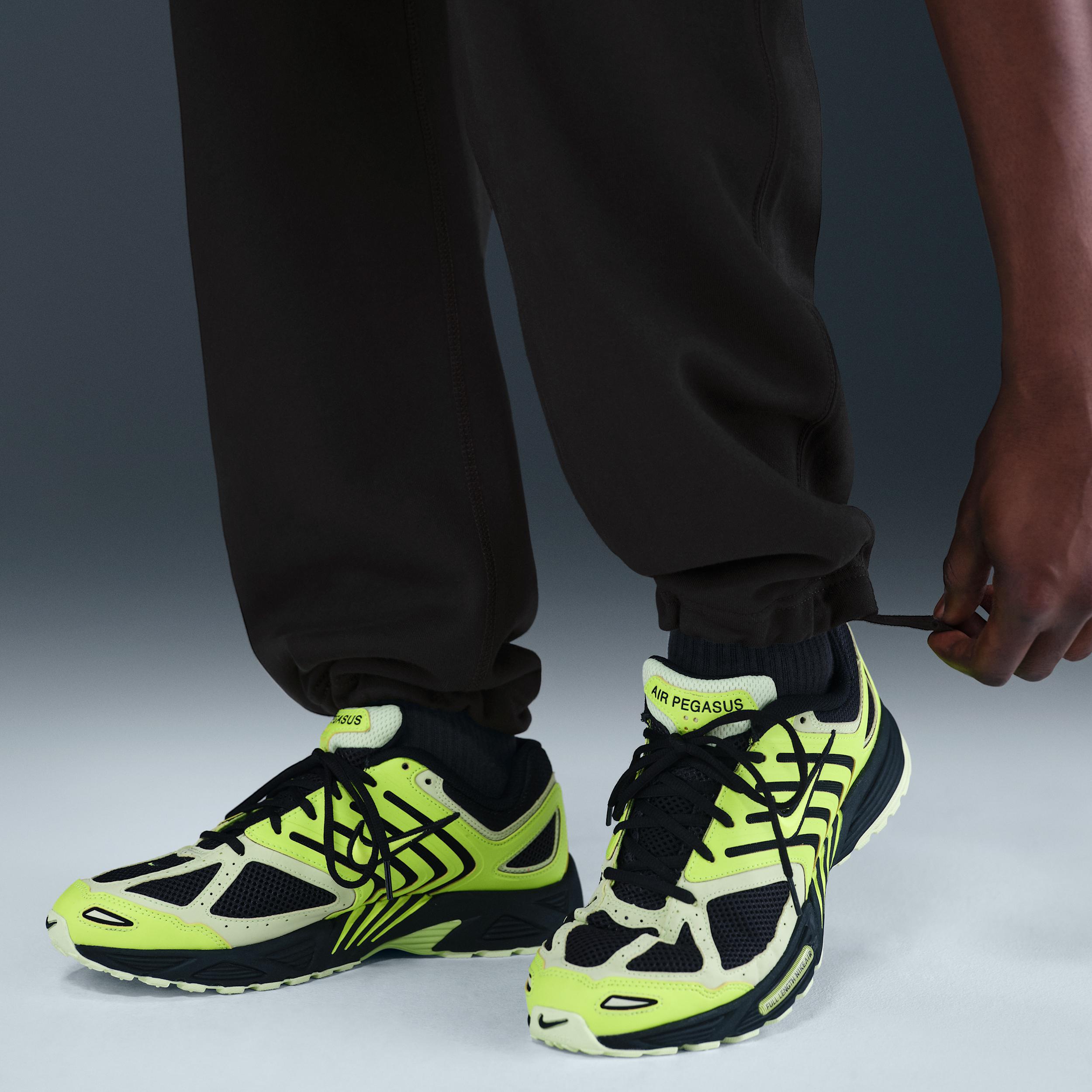 Nike Mens Solo Swoosh Fleece Open-Hem Pants | HV1090-010 Product Image