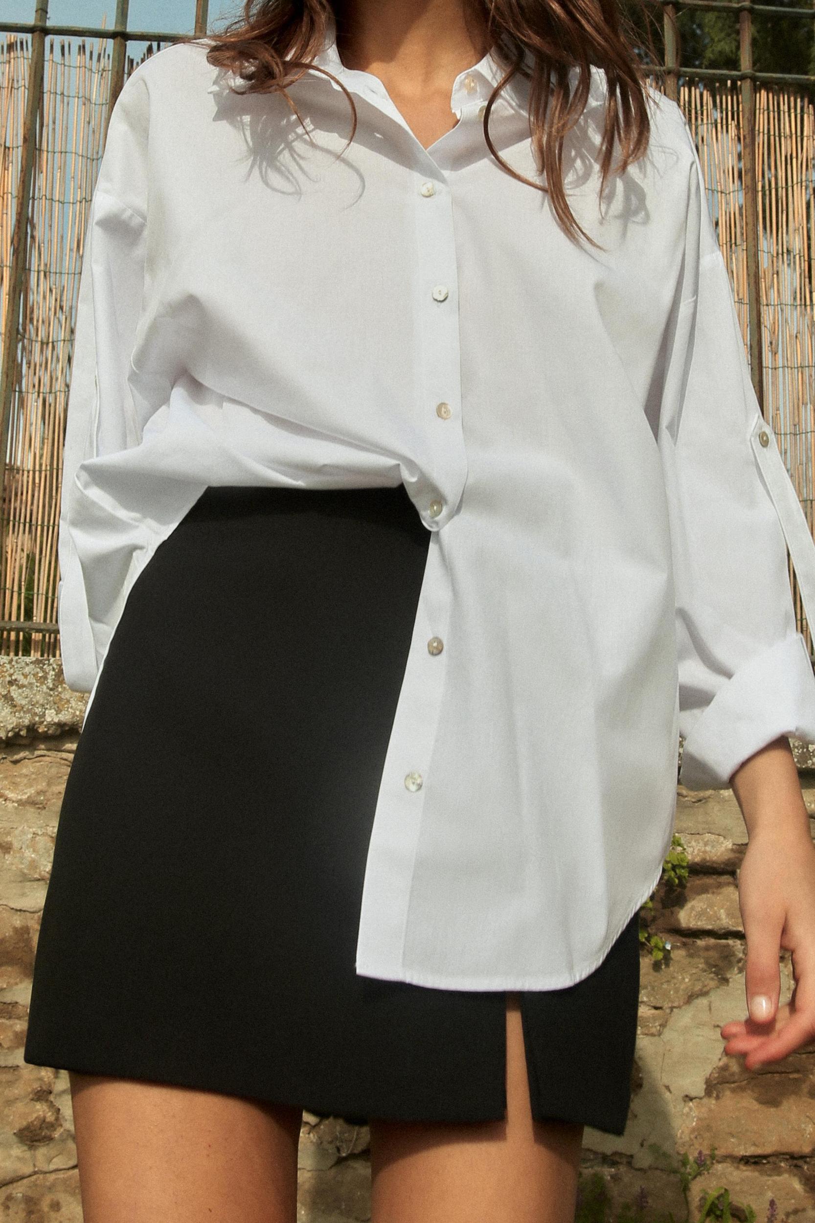 SLIT HEM SKORT Product Image